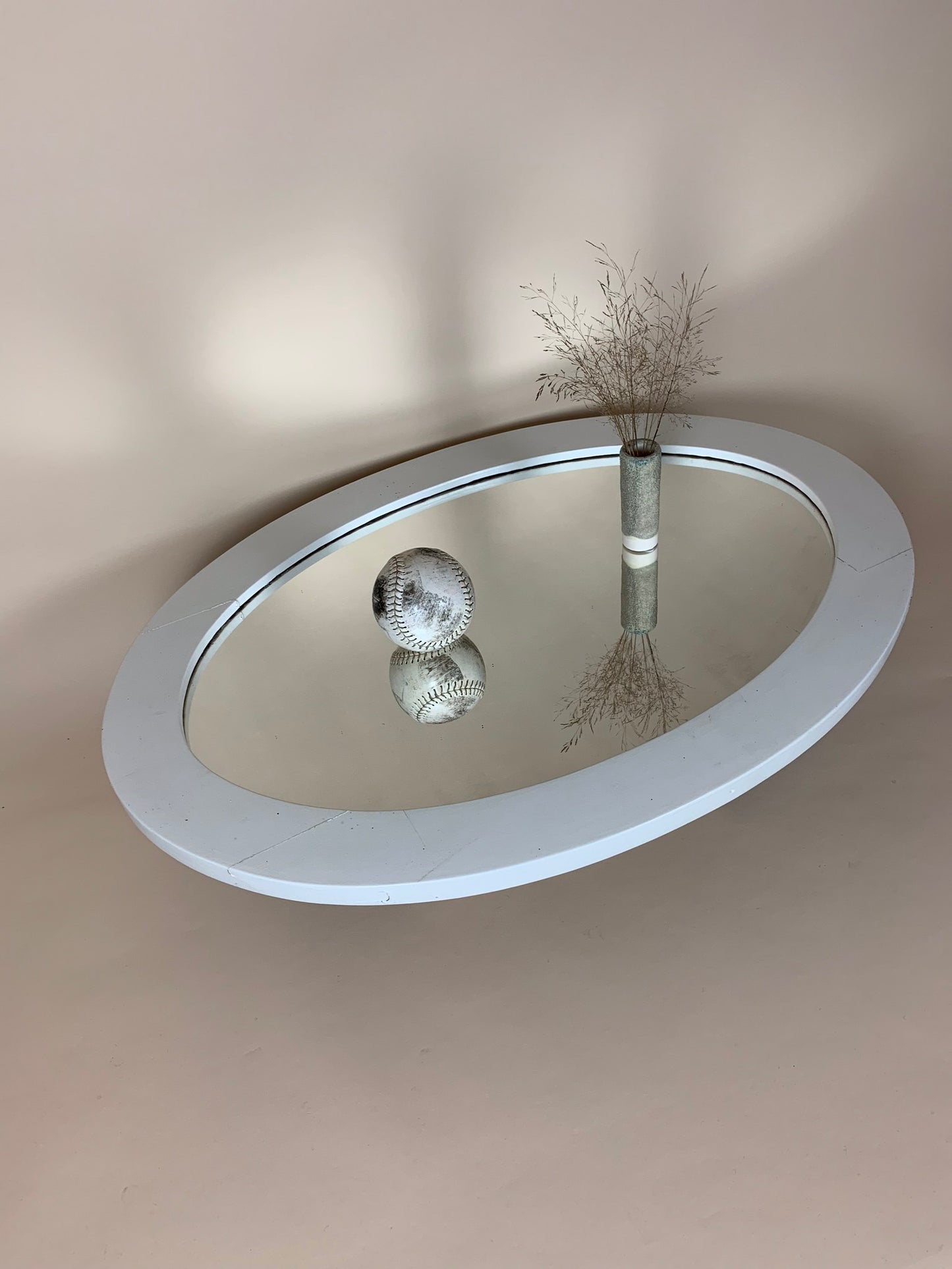 Gammal oval spegel