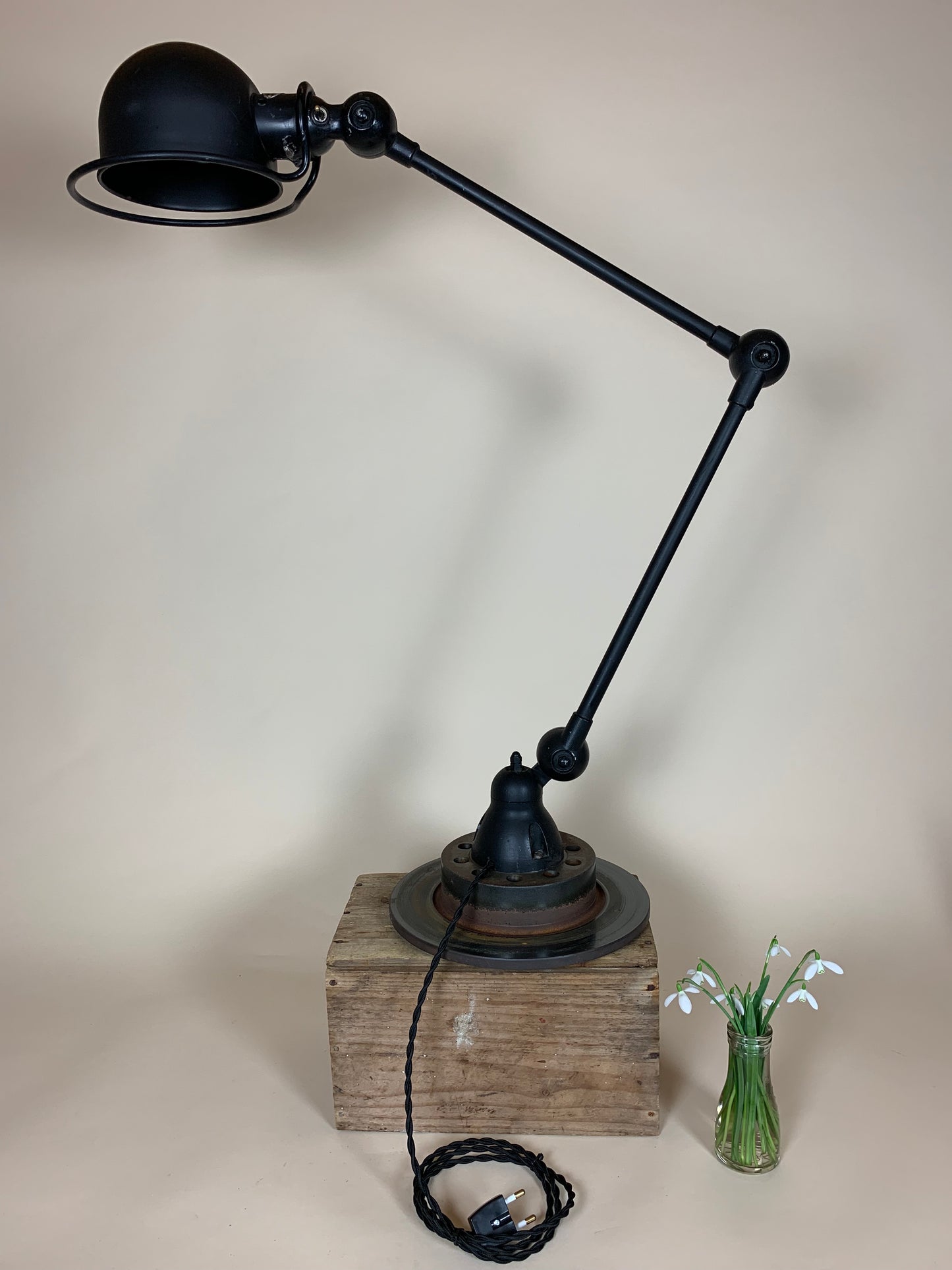 Svart Jieldé vägg- eller bordslampa med strömbrytare