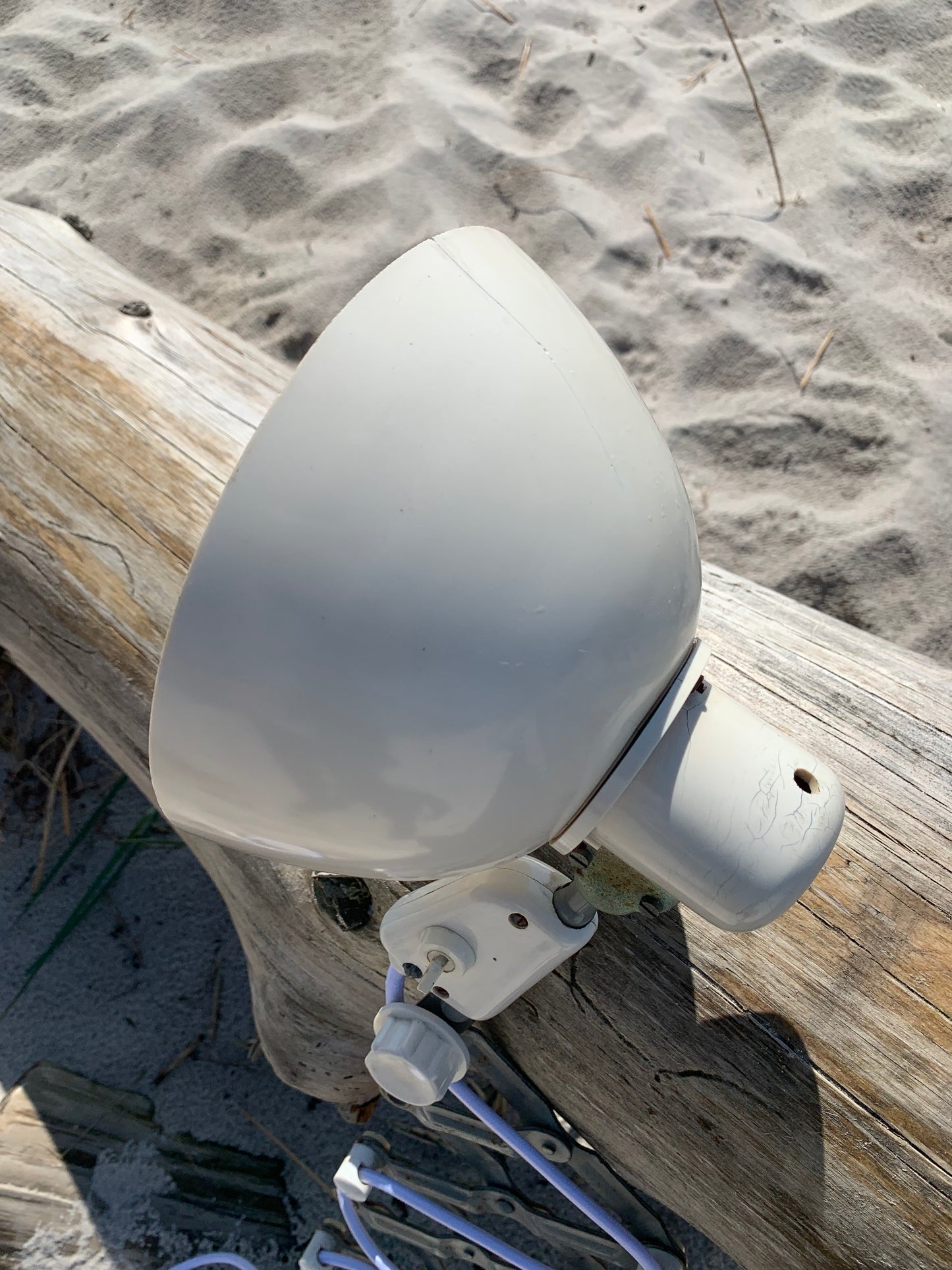 Saxlampa med mycket patina