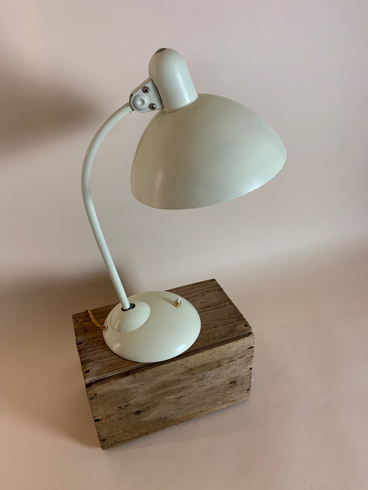 Vintage lampa - Vit