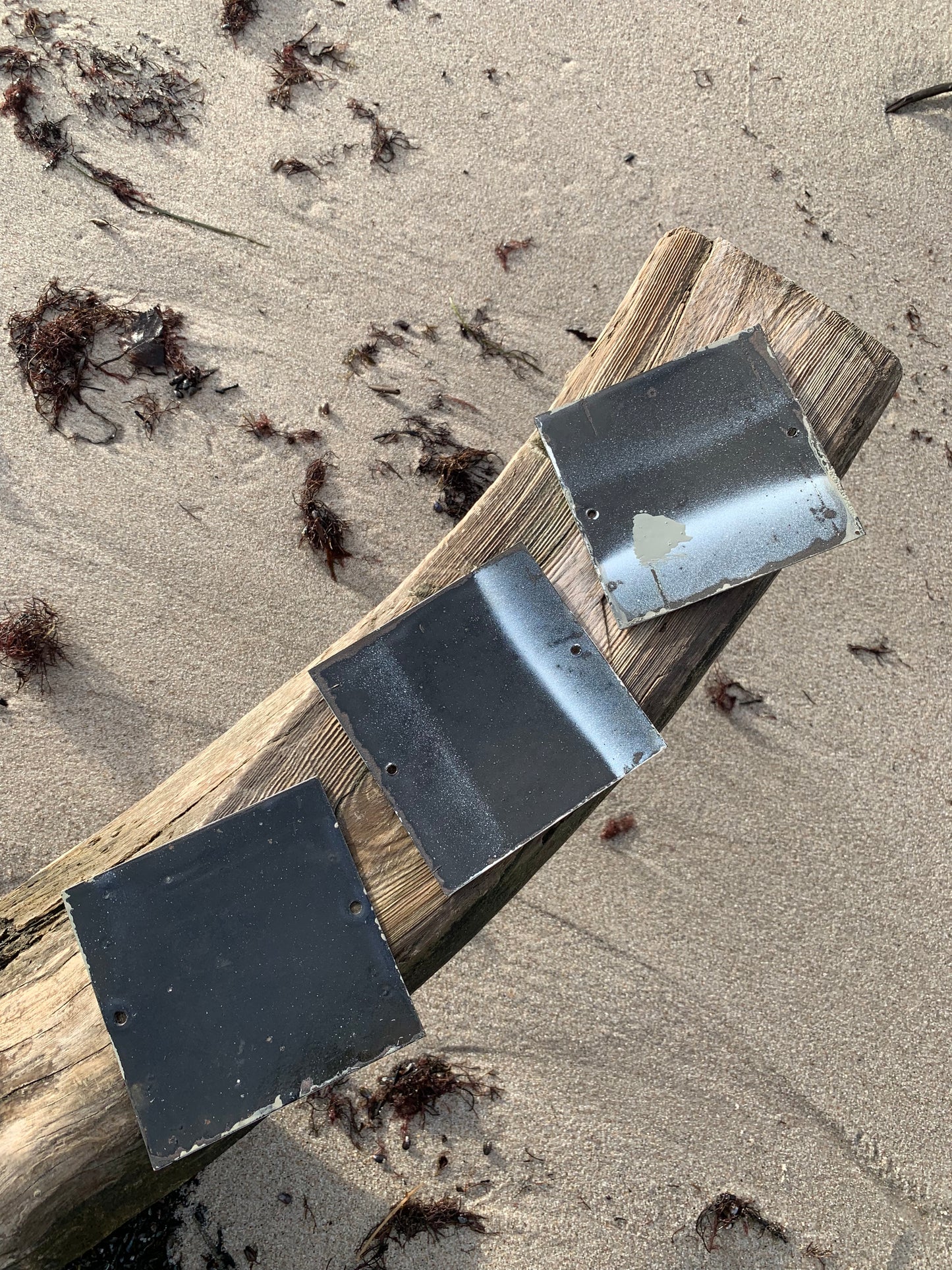 Emaljskylt med bokstaven S