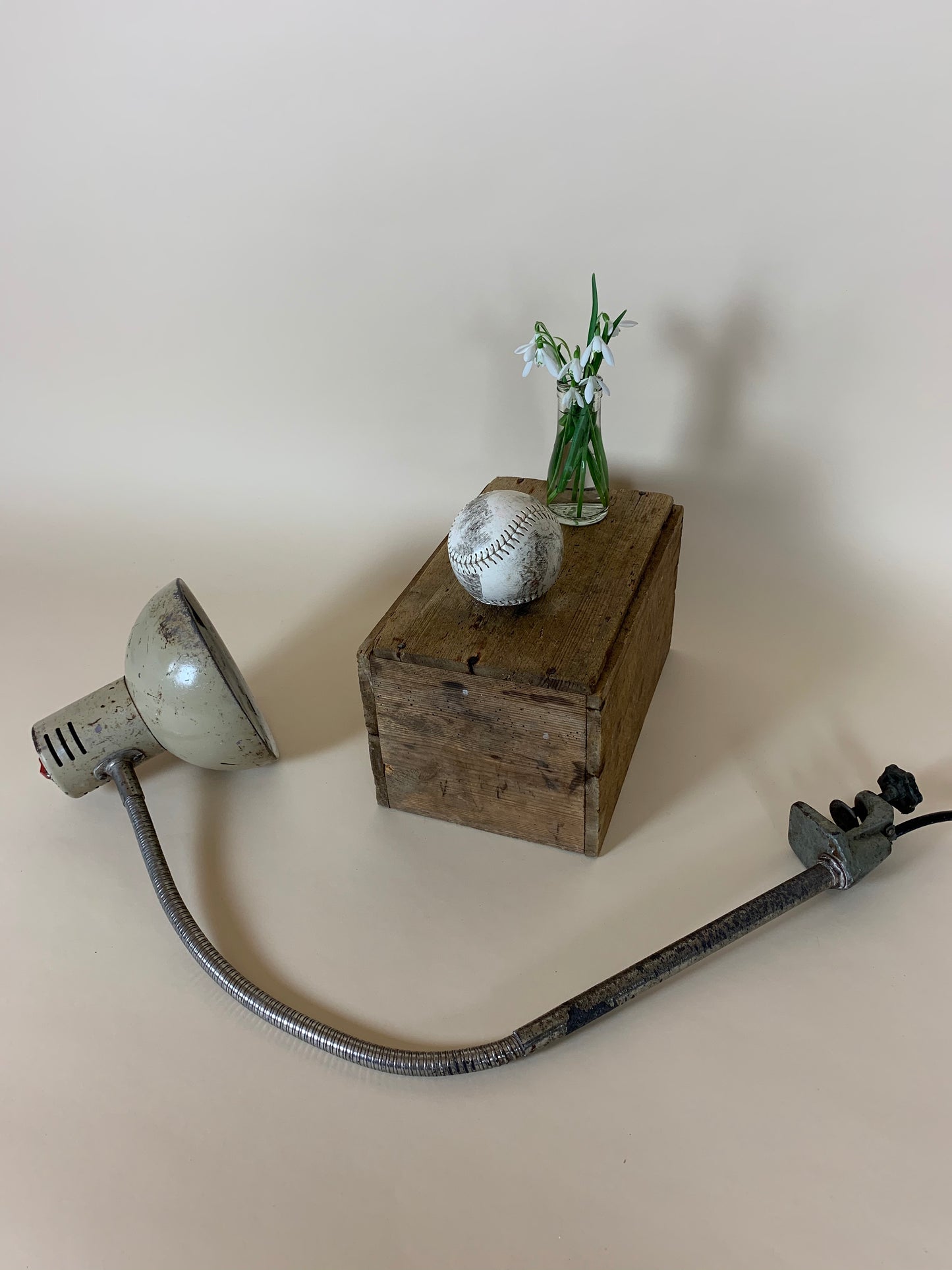 Vacker polsk arkitektlampa - Vit