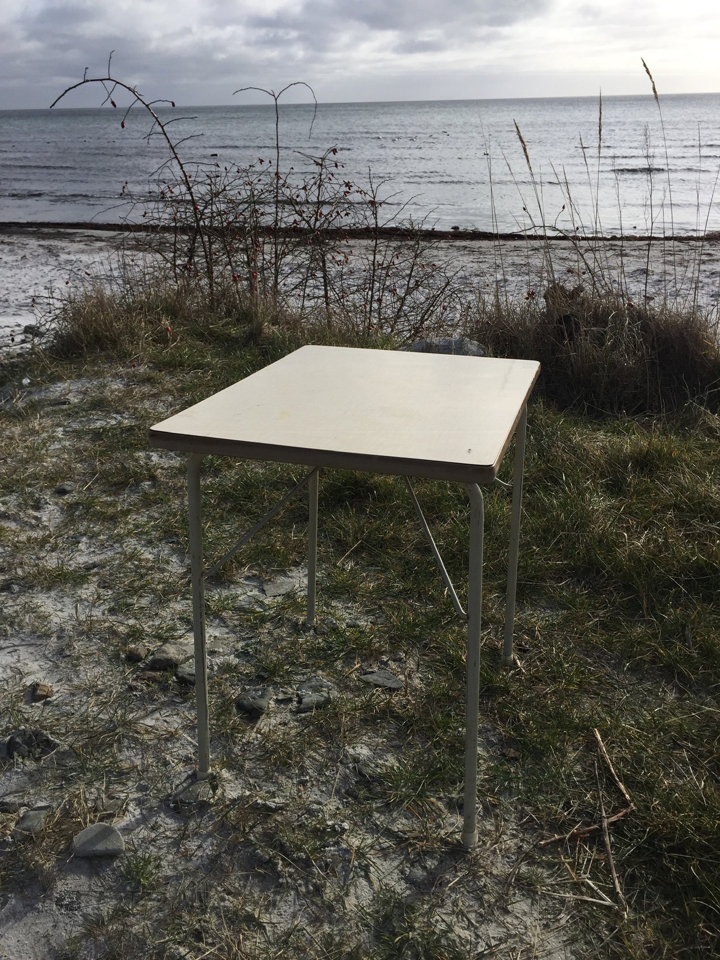 Vackert fällbord med en rolig historia