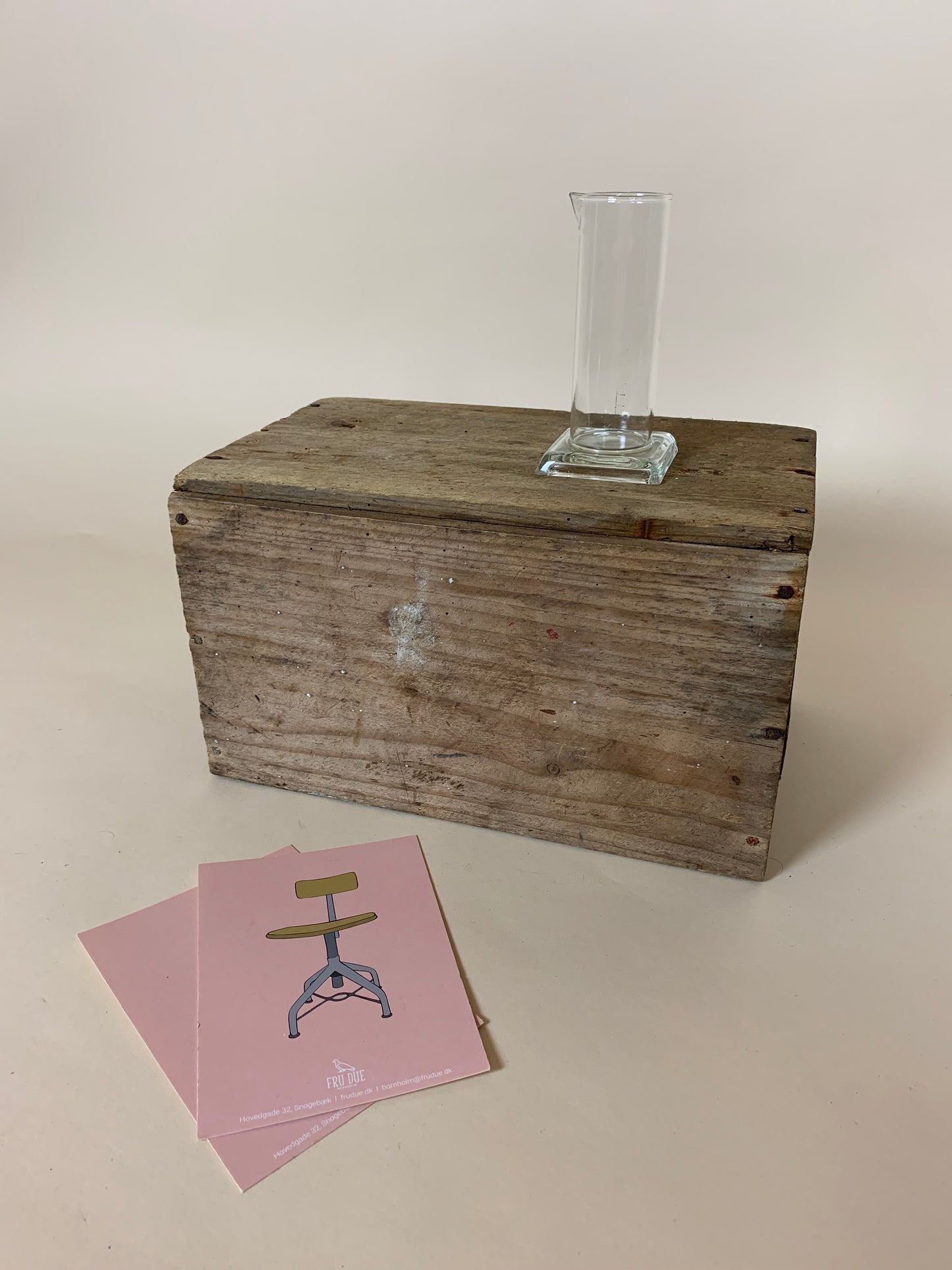 Laboratorieglas med fyrkantig botten