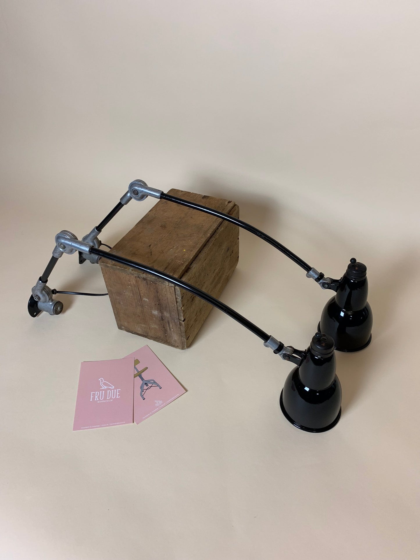 Svart lampa - säljs styckvis (priset är per styck)