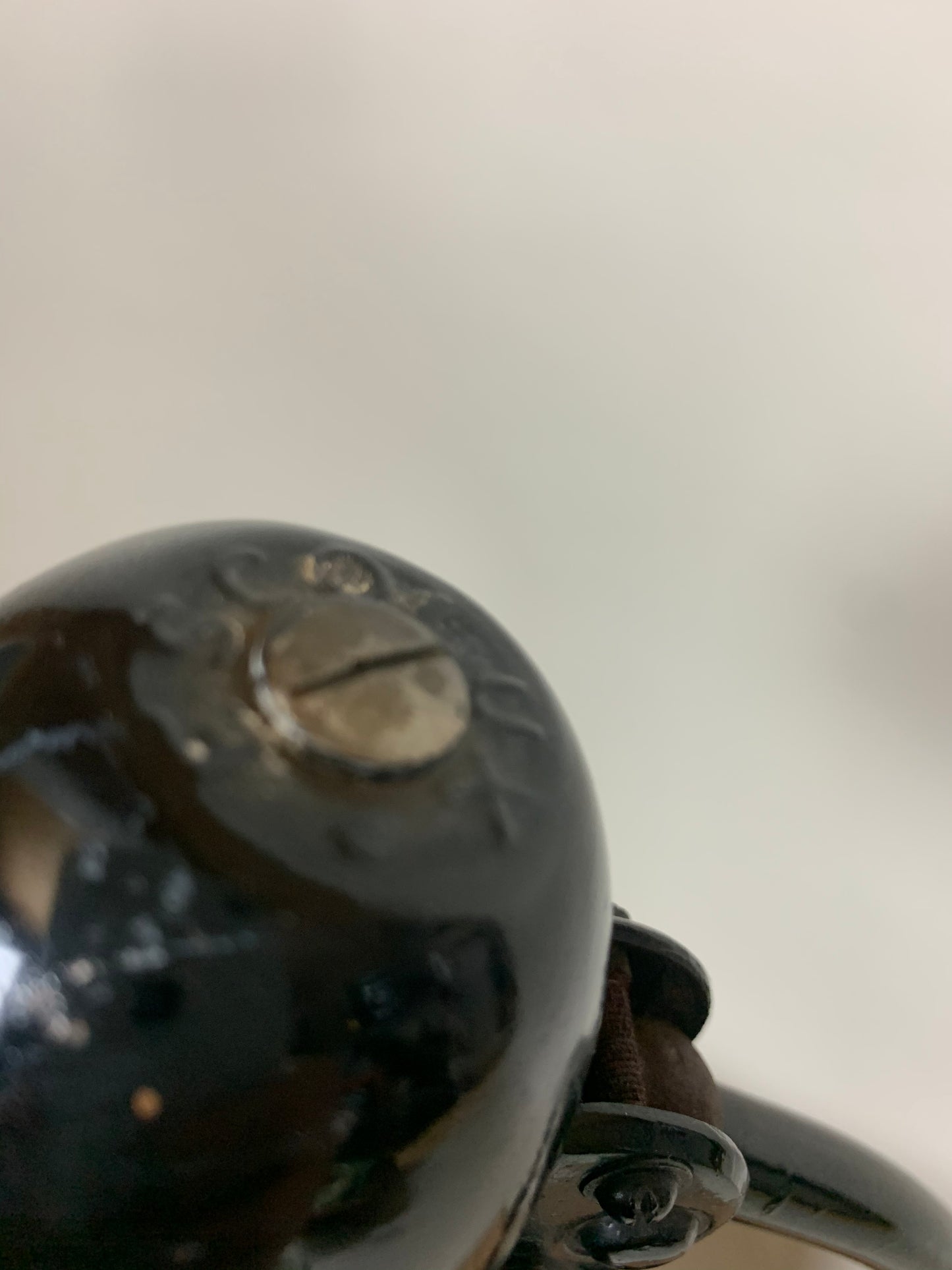 Svart Escolux vintage lampa med massor av vacker patina