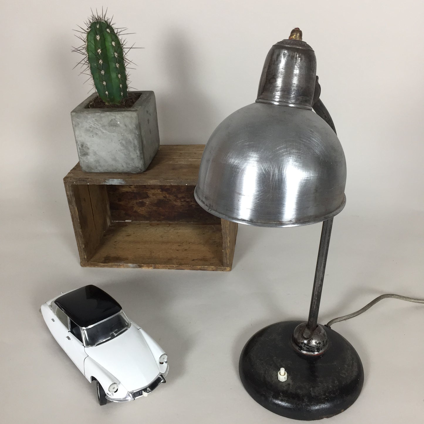 Kaiser Idell Bordslampa modell 6551