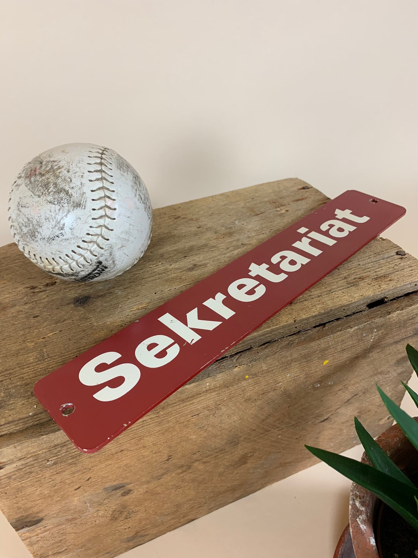 Rolig skylt - sekretariat