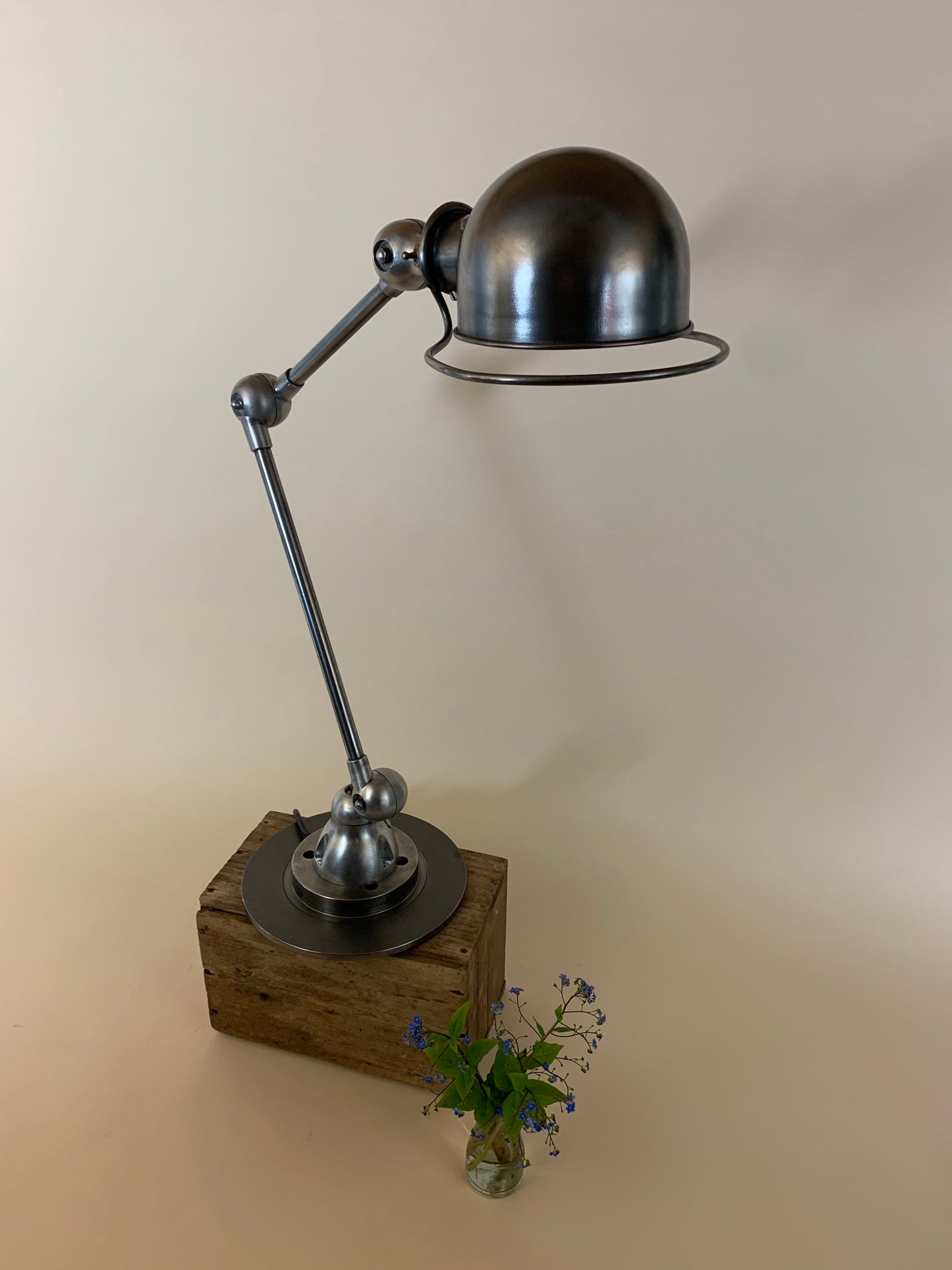 Jieldé bordslampa med två armben och strömbrytare