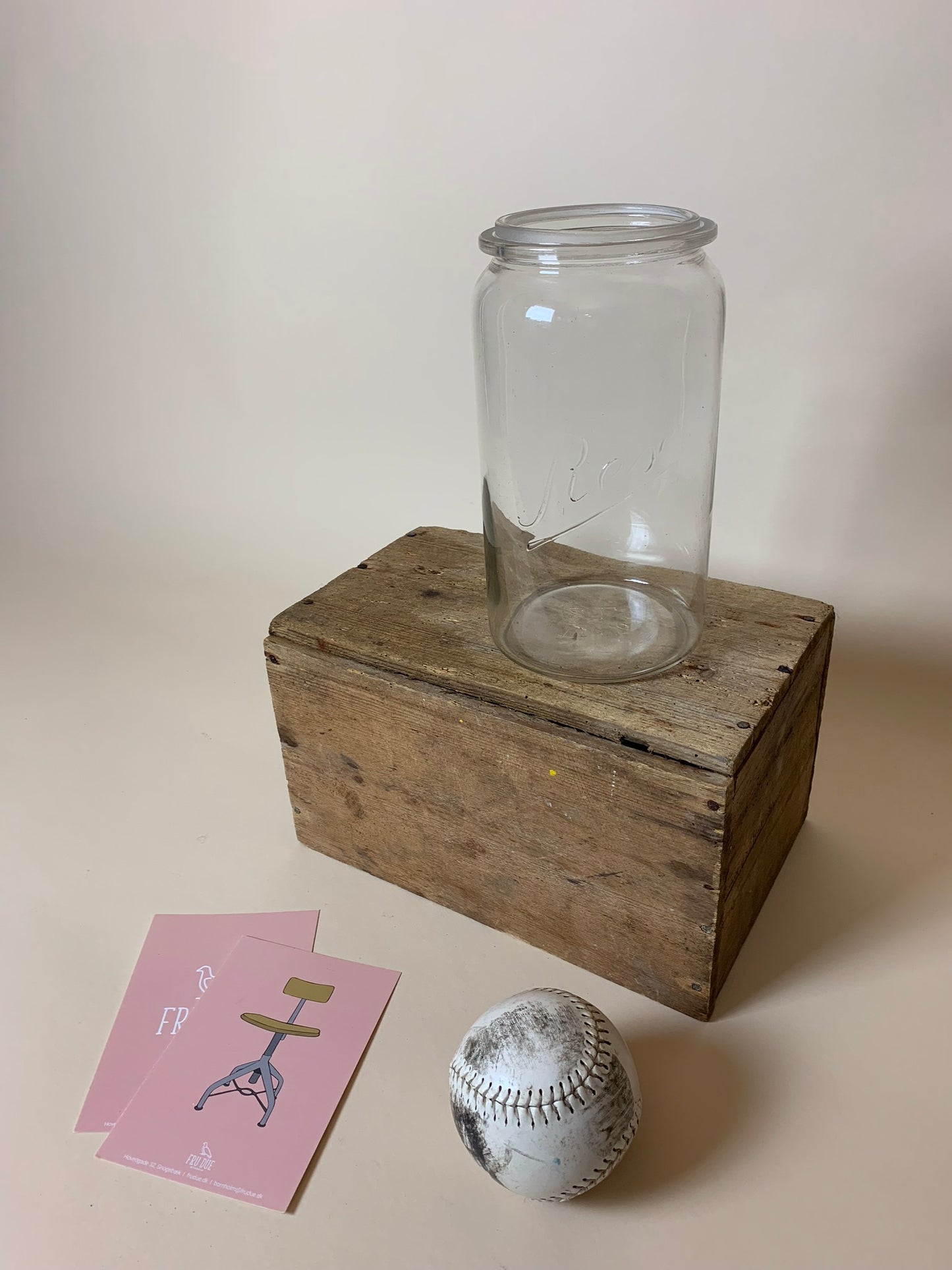 Stort sjudande glas utan lock