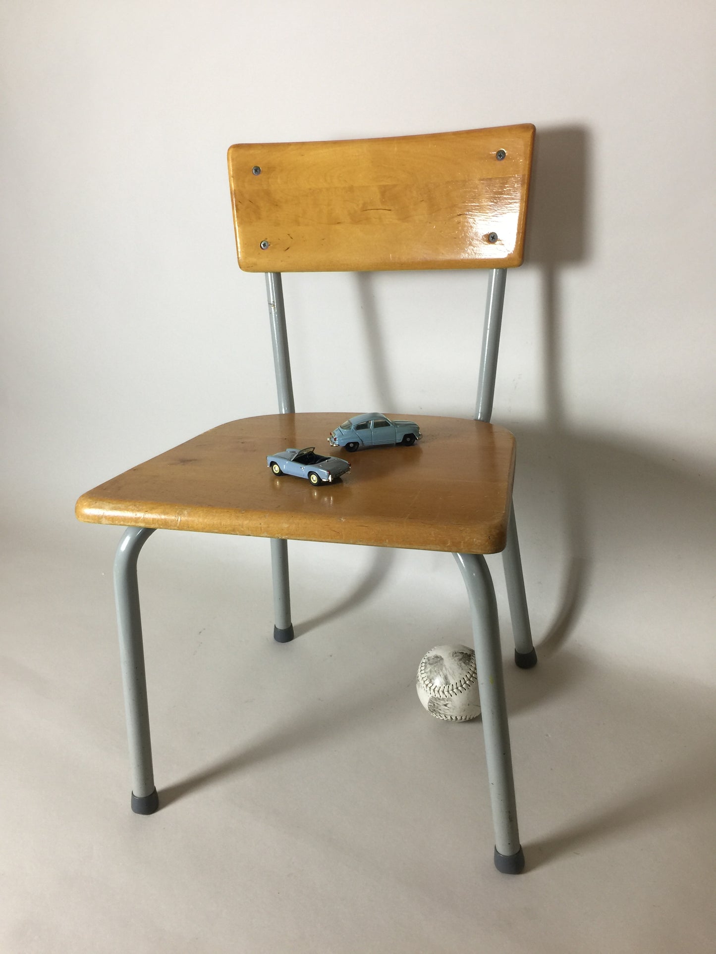 Vacker industribarnstol