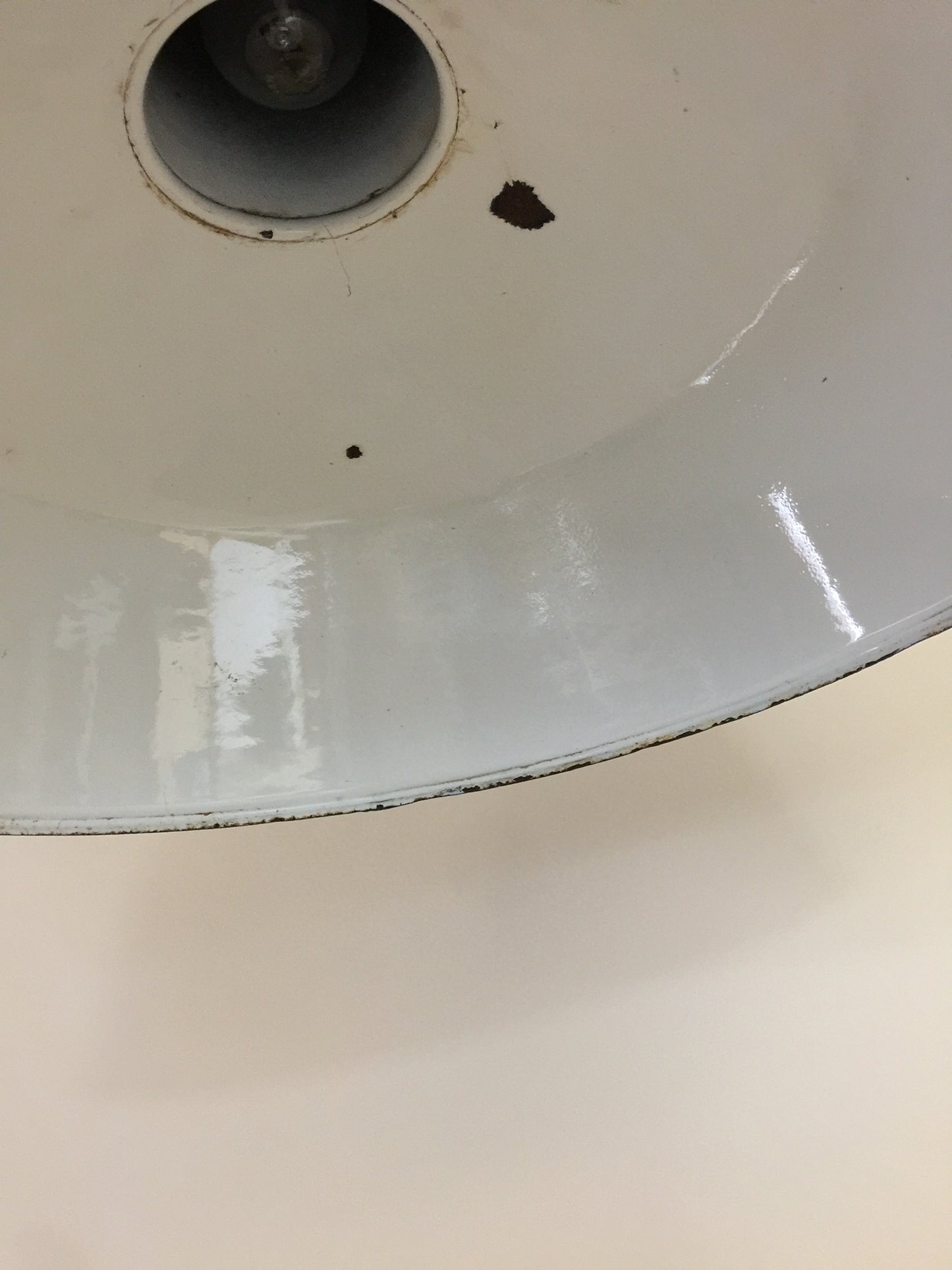 Rå och industriell lampa