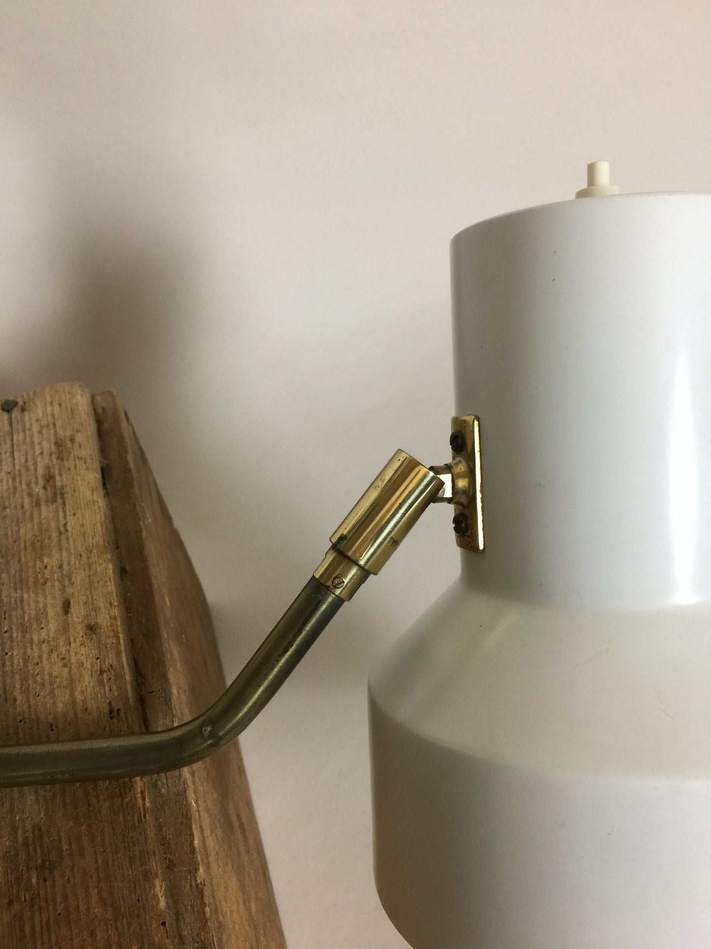 Fin gammal Vitrika vägglampa