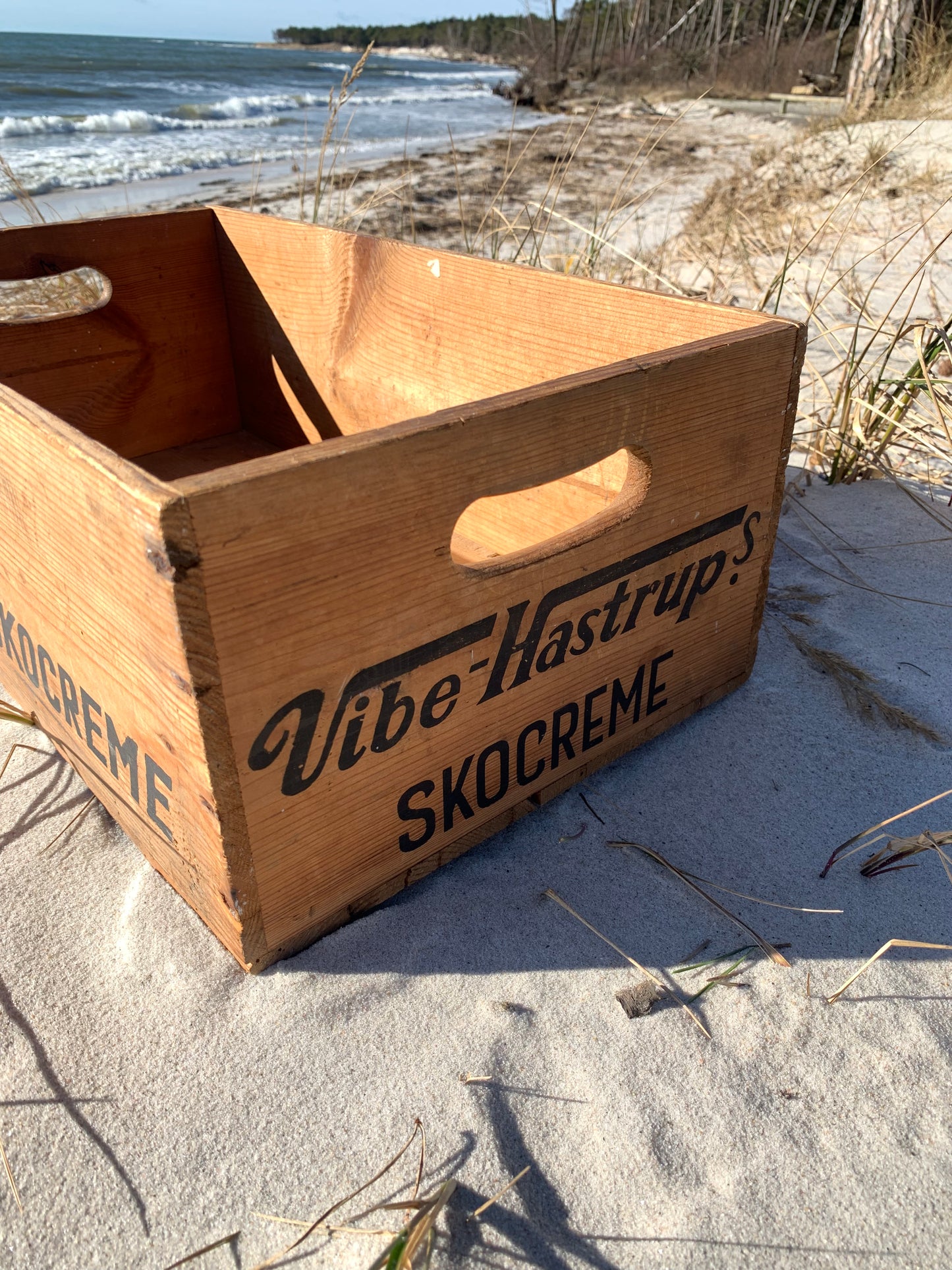 Trälåda med reklam