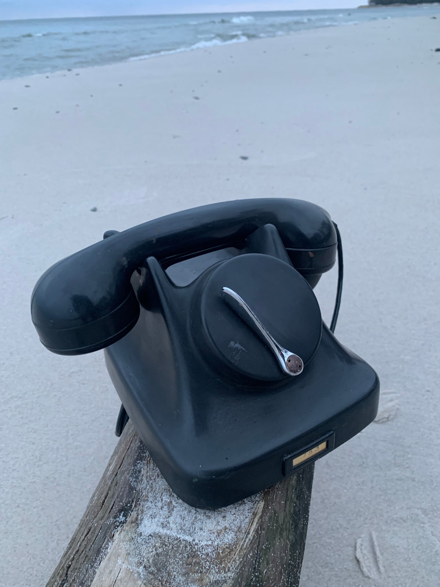 Svart bakelittelefon