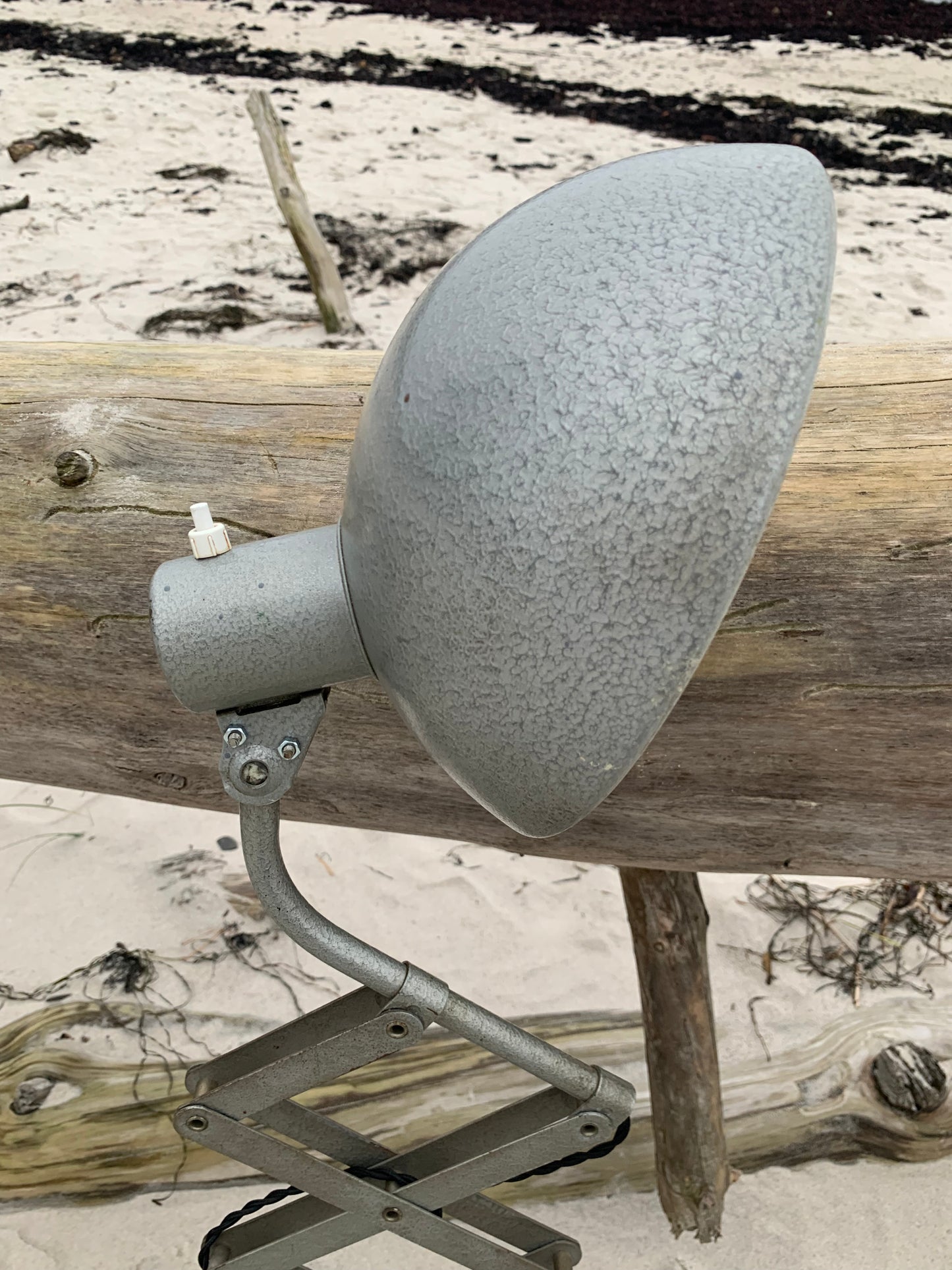 Saxlampa - Grå hammarlack