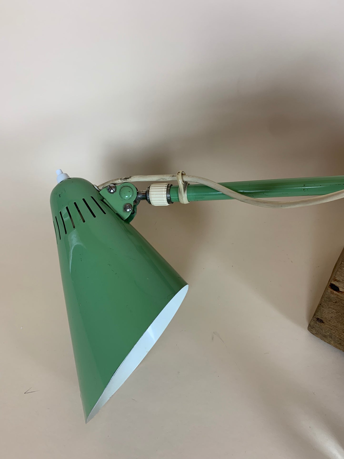 Christian Dell designade teleskopisk vägglampa arkitektlampa ISIS