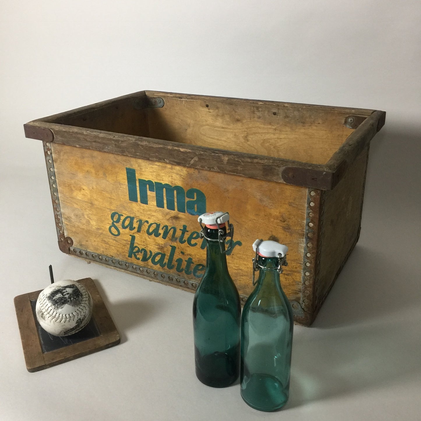 Rolig och stor trälåda från Irma