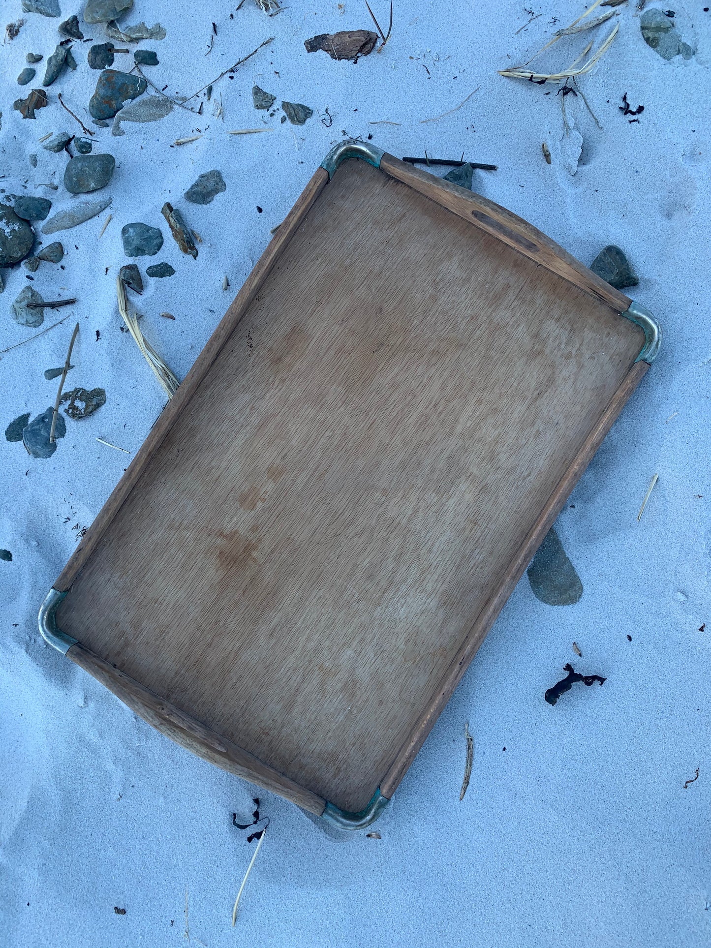 Träbricka med fina detaljer