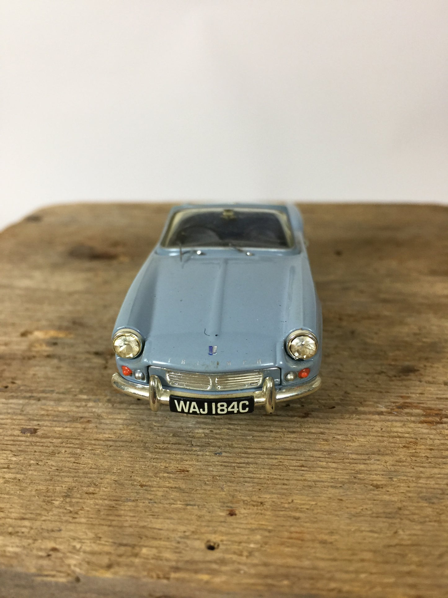 Fin Triumph Spitfire modellbil