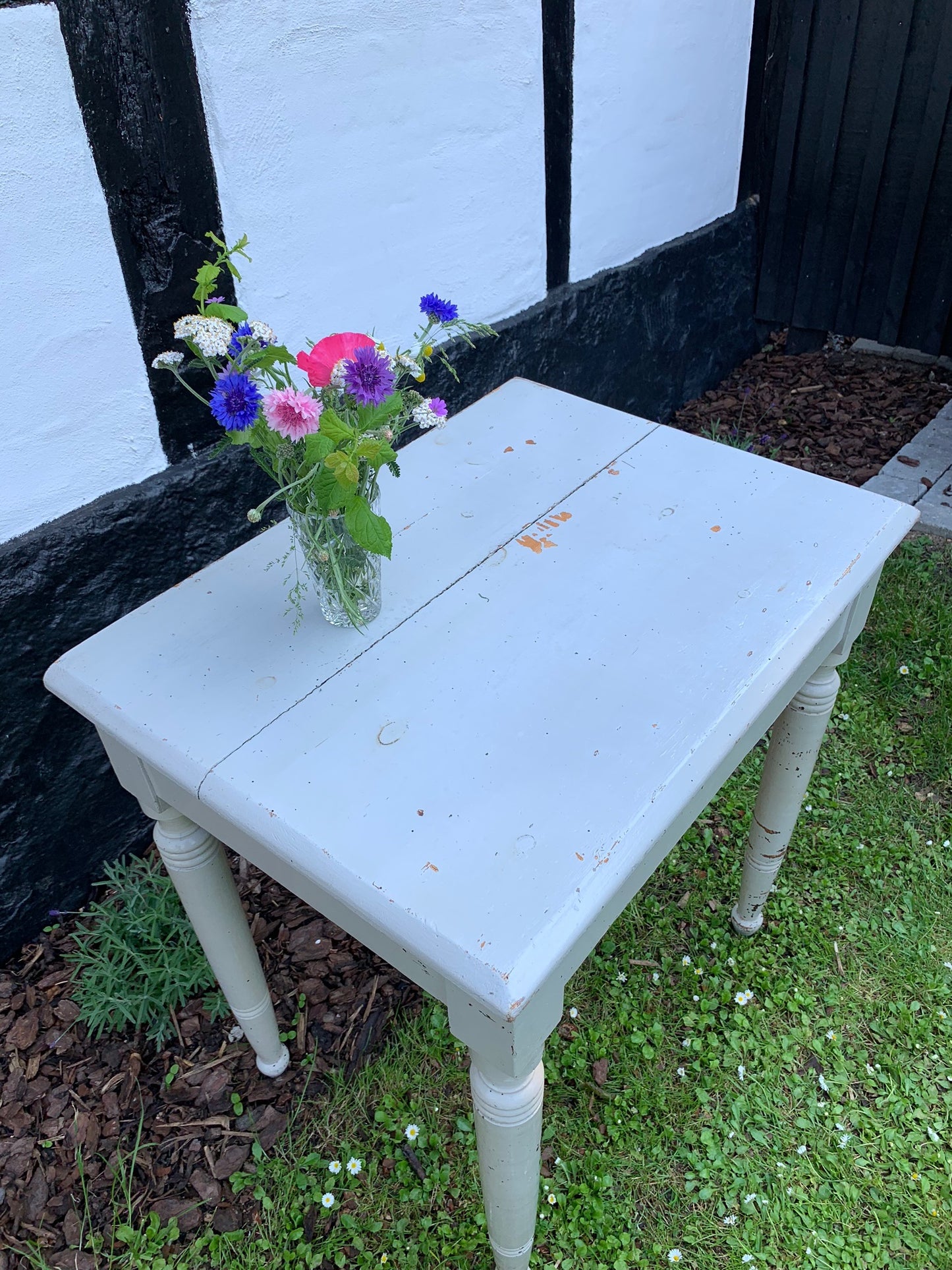 Gammalt bord med patina