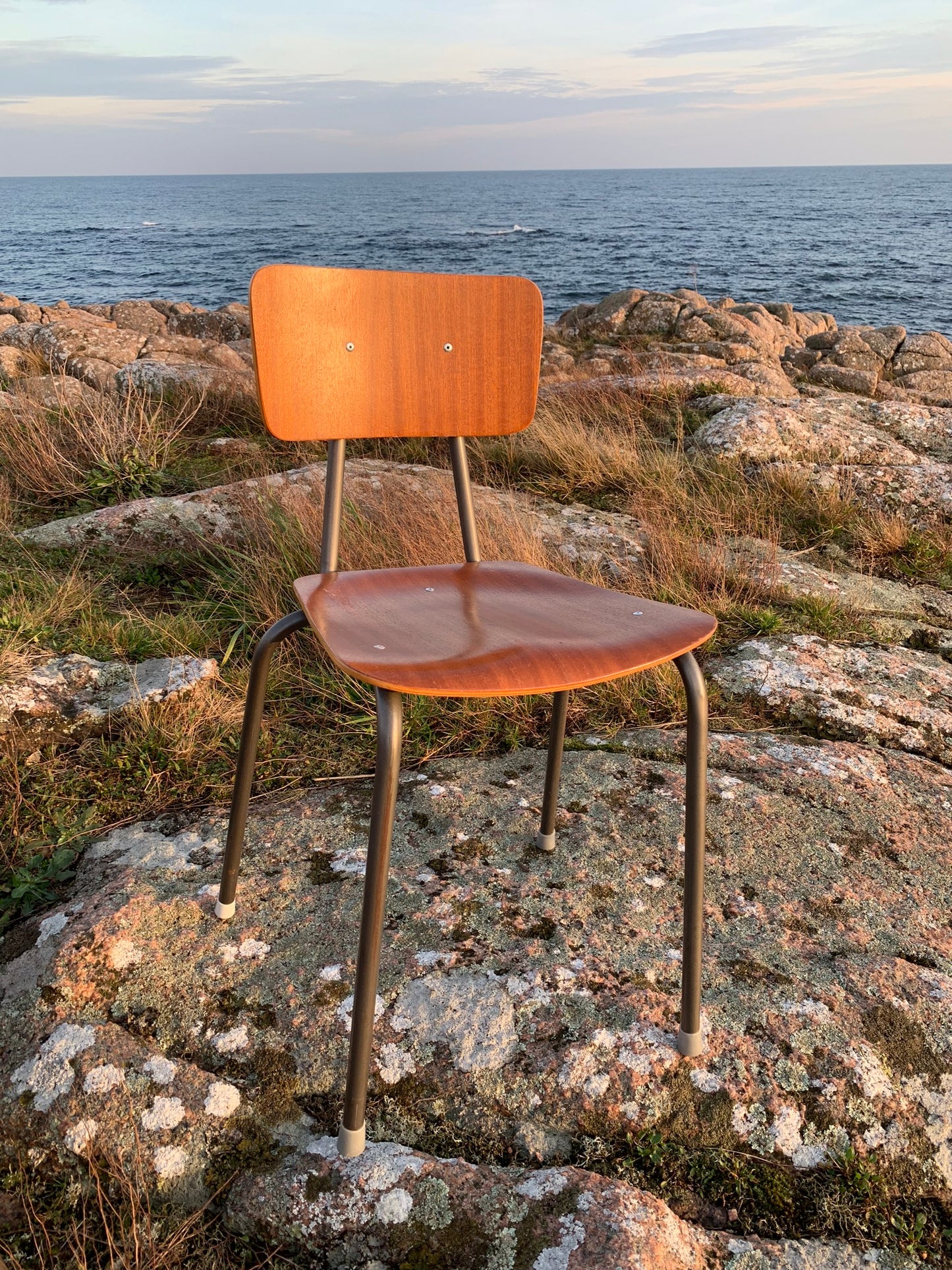 Skolstol - säljs styckvis, priset är pr PCS.