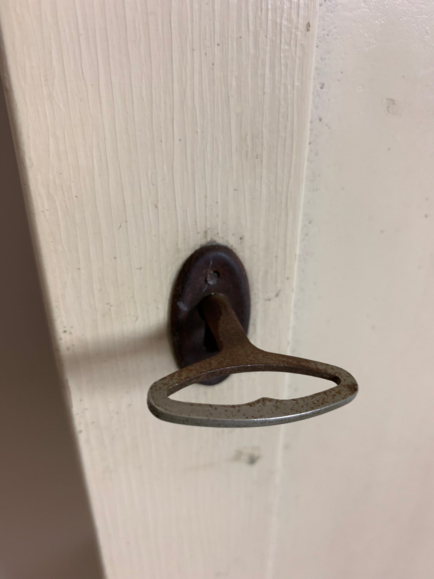 Medicinskåp med innehåll