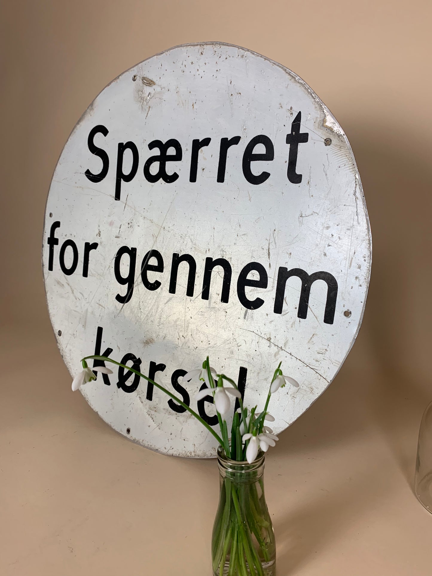 Rundskylt - Stängt för trafik