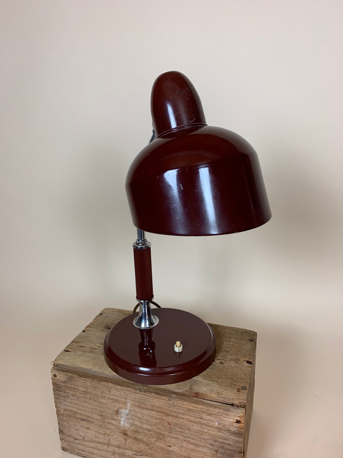Escolux bordslampa i brunt