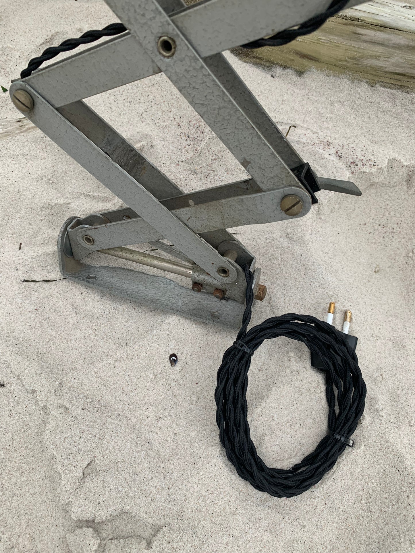 Saxlampa - Grå hammarlack