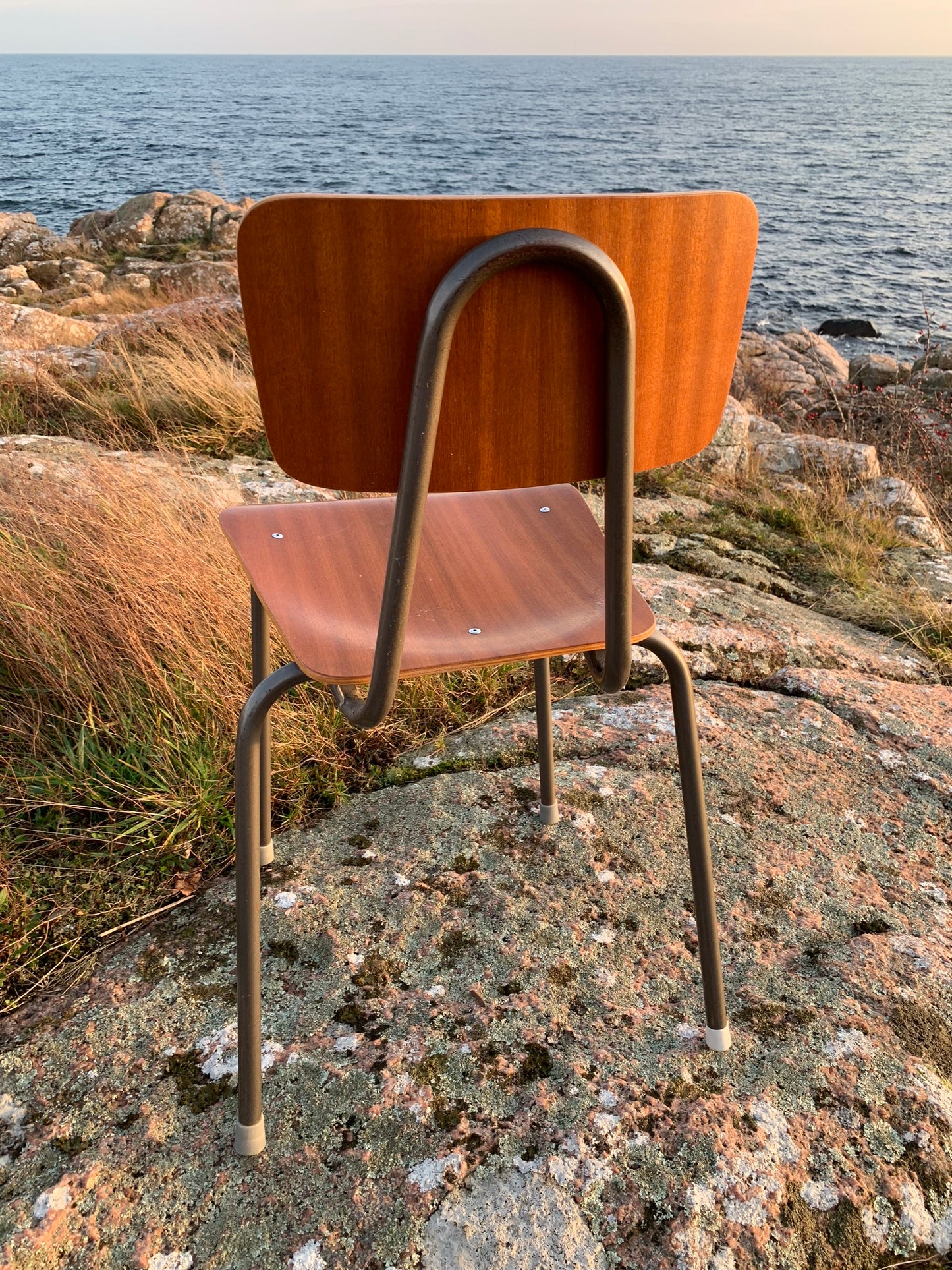 Skolstol - säljs styckvis, priset är pr PCS.