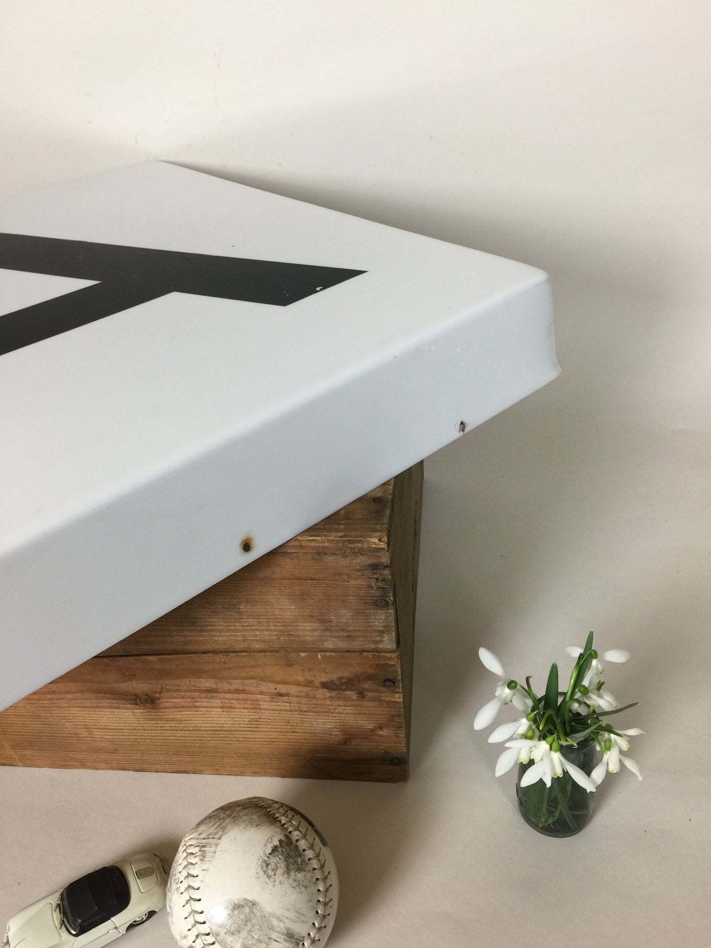 Fasadbrev från en mynttvätt på Amager