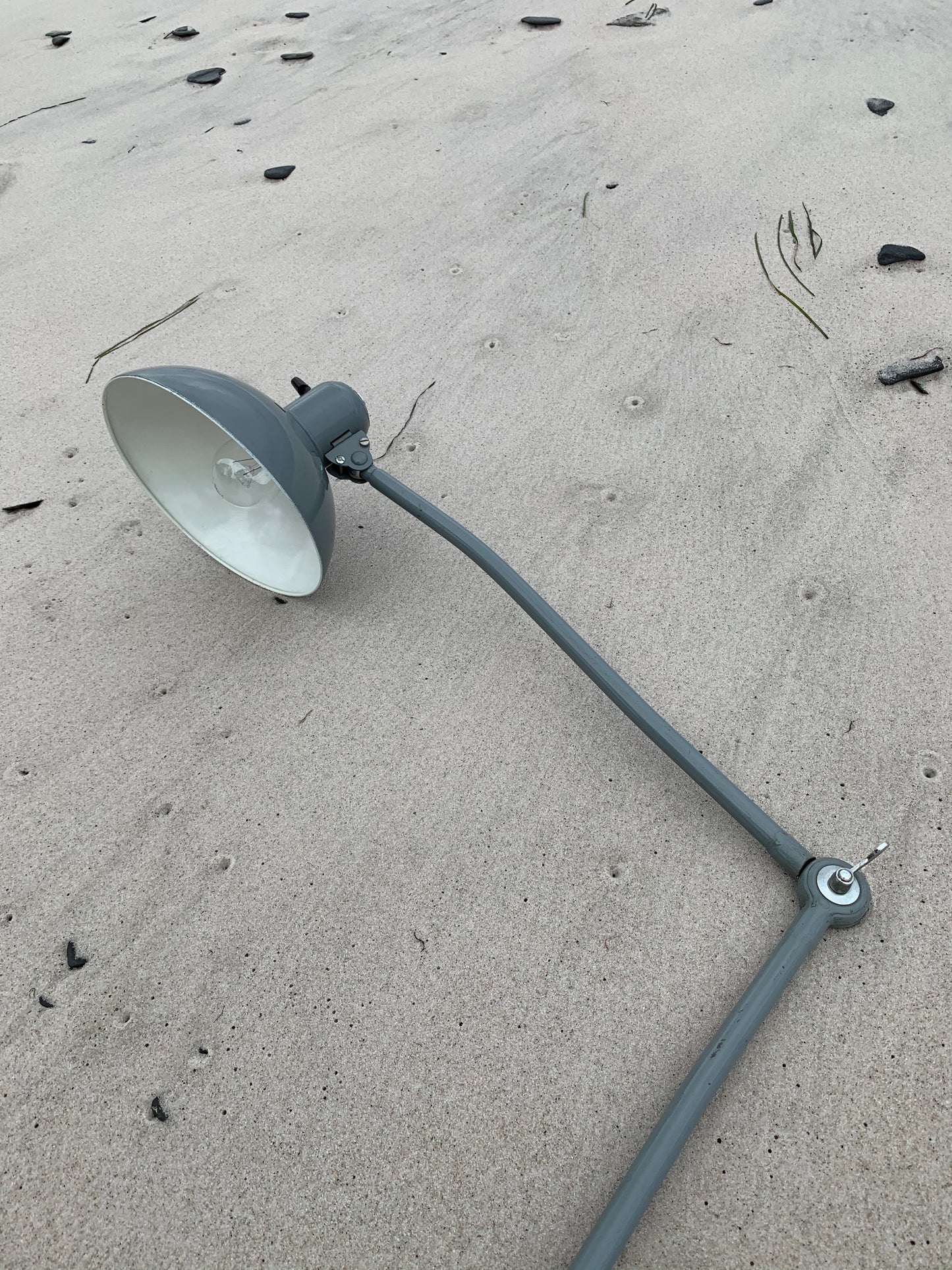 Kaiser Idell 6727 - Arkitektlampa med bordsbeslag