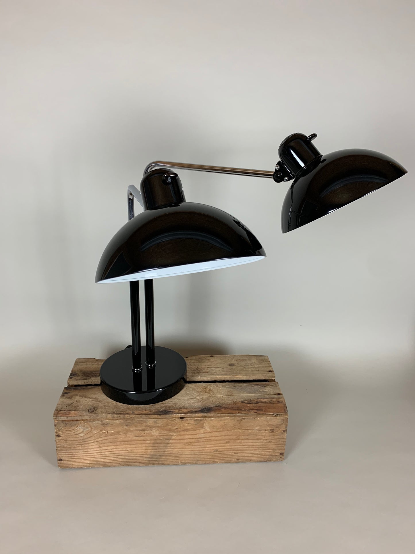 Kaiser Idell 6580 - Dubbel bordslampa