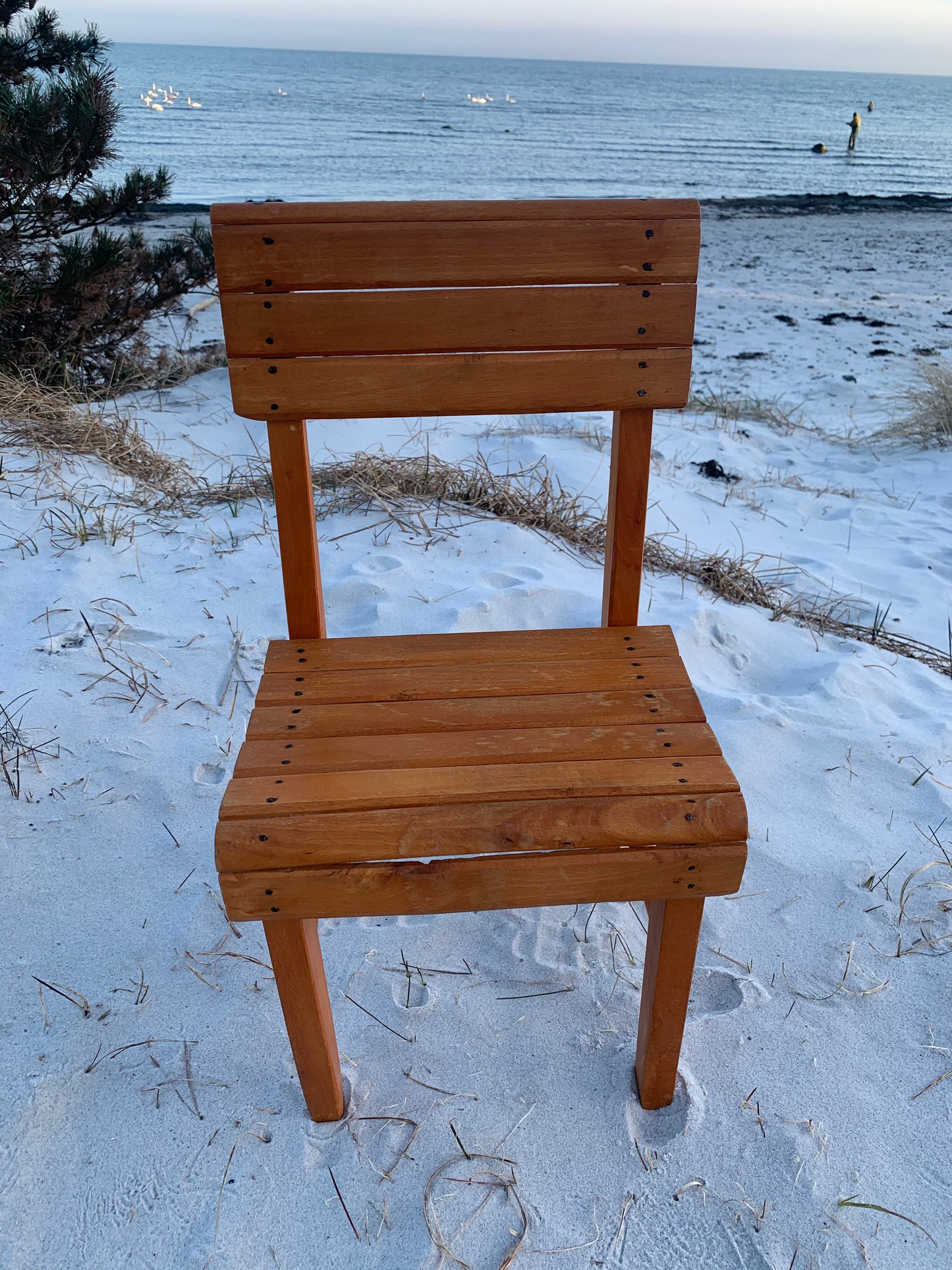 Barnstol i trä