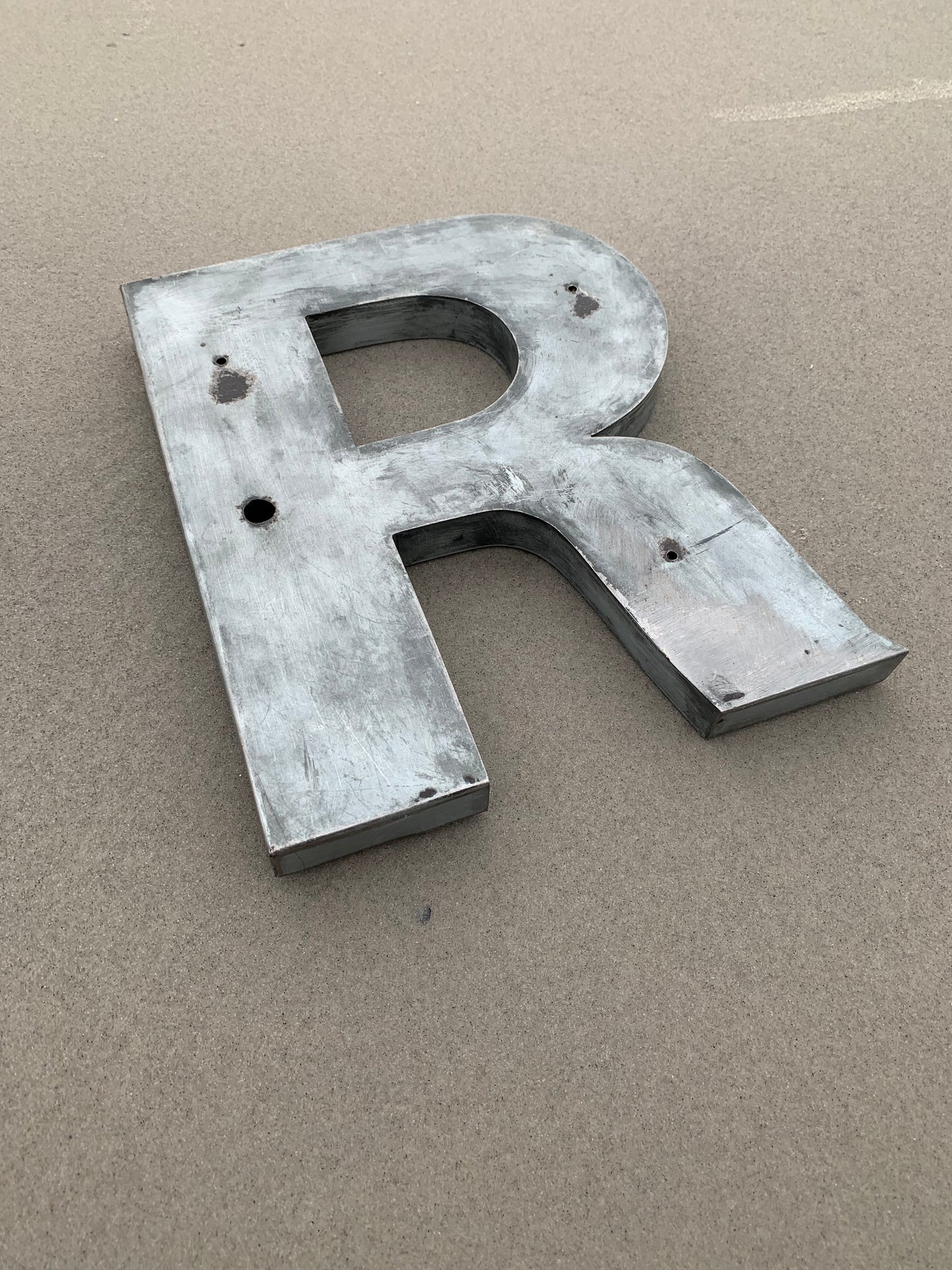 Bogstav - R (Facadebogstav)