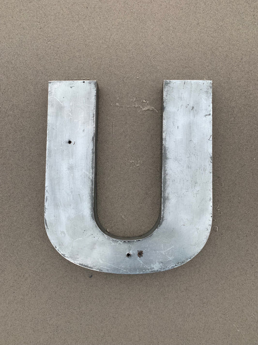 Bokstav - U (Fasadbokstav)