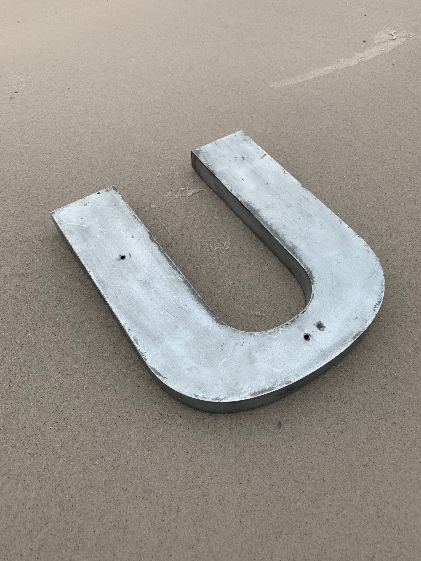 Bokstav - U (Fasadbokstav)