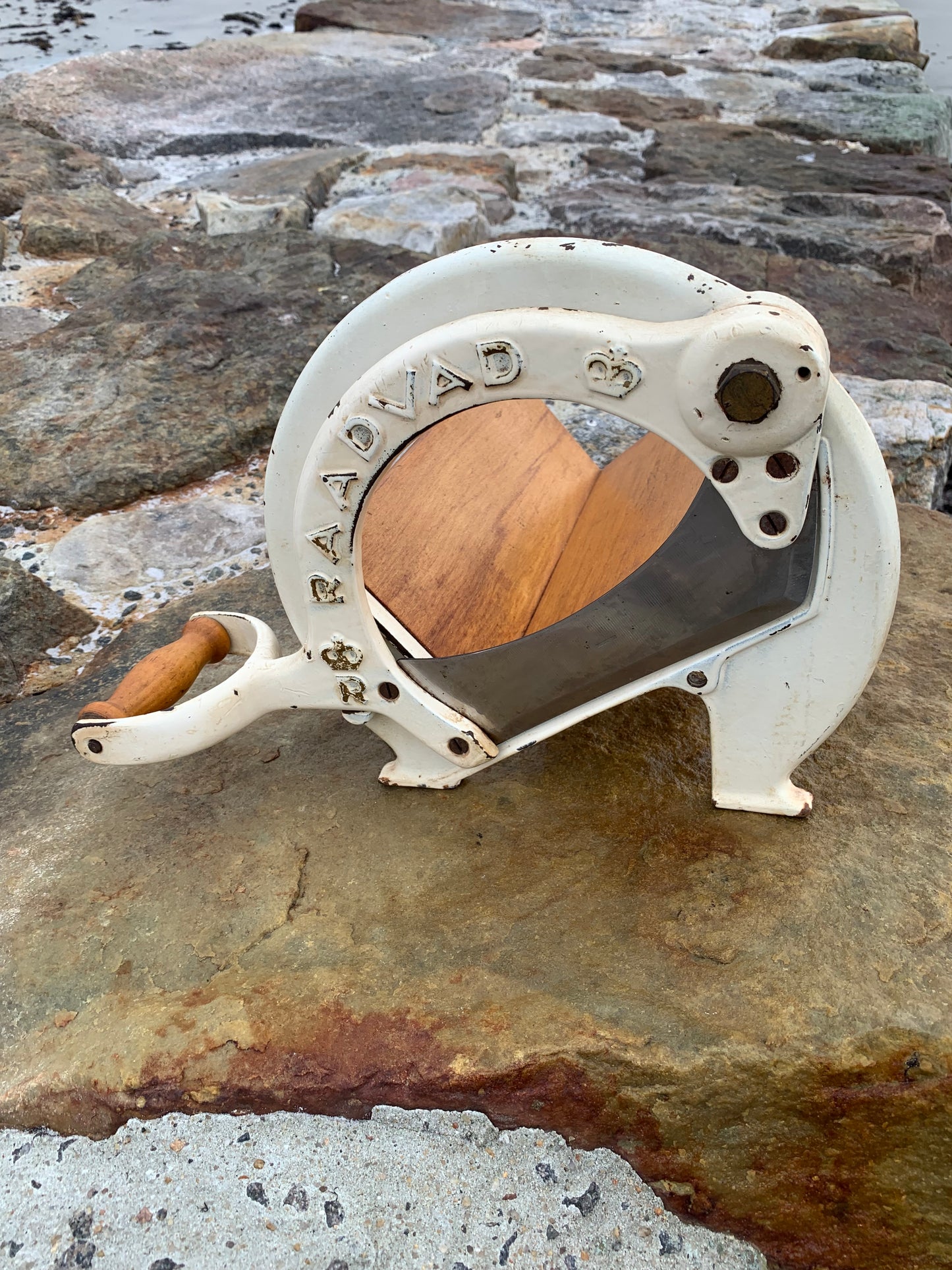 Raadvad brödskärare