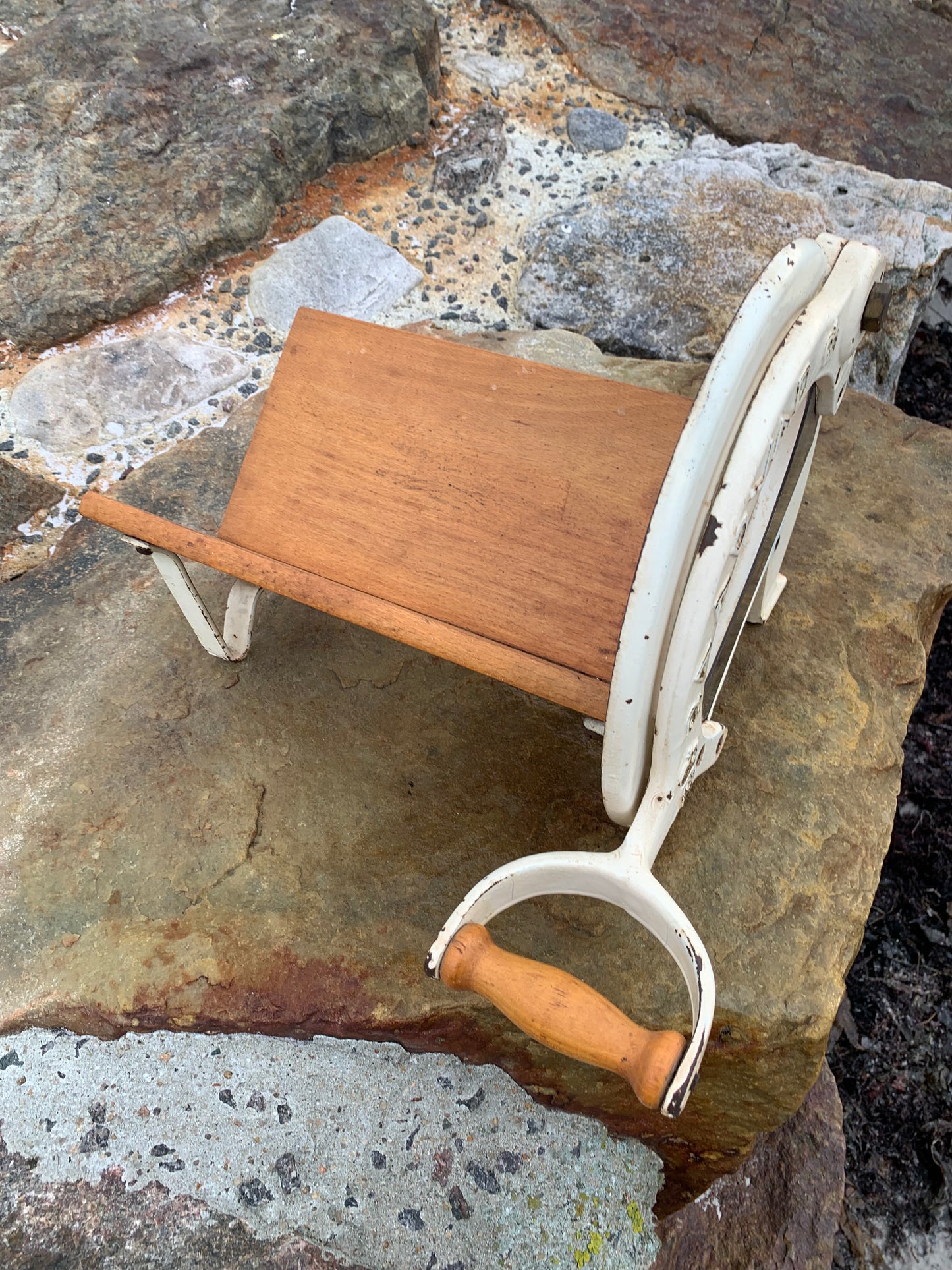 Raadvad brödskärare