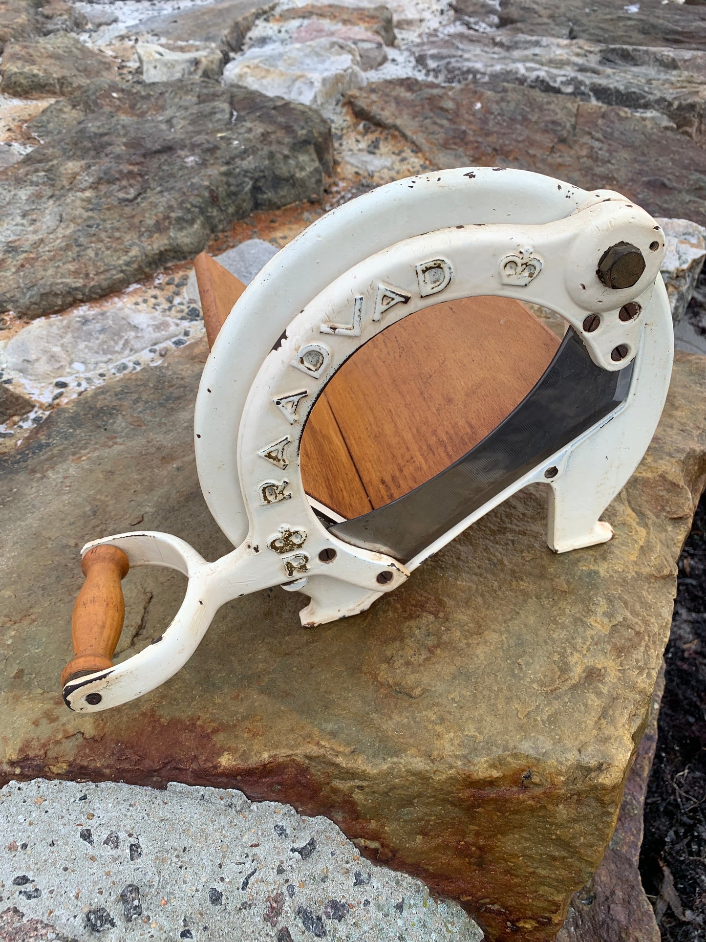 Raadvad brödskärare