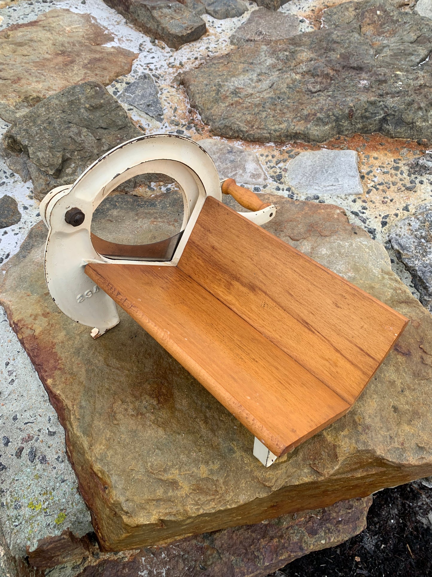 Raadvad brödskärare