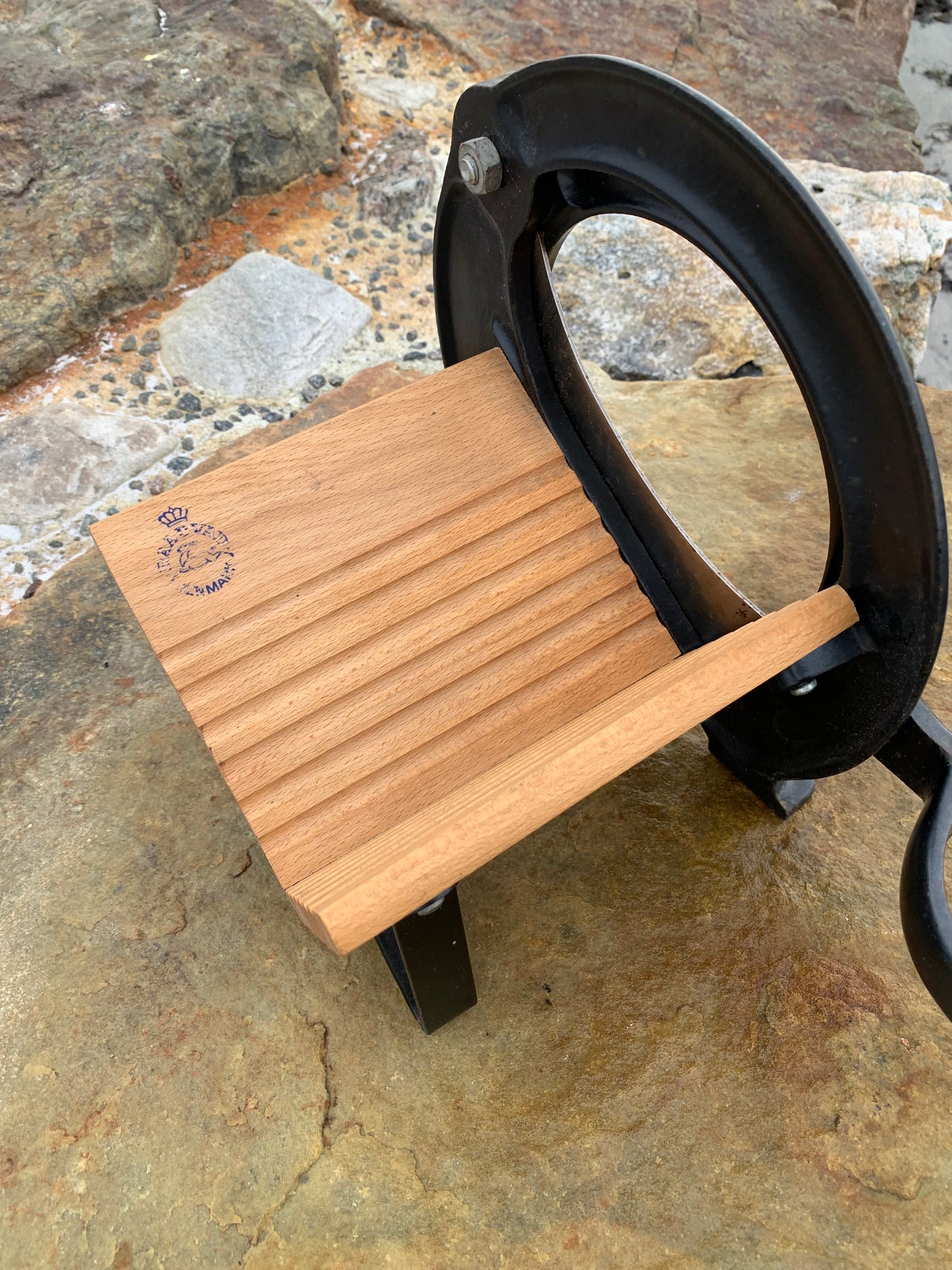 Raadvad brödskärare