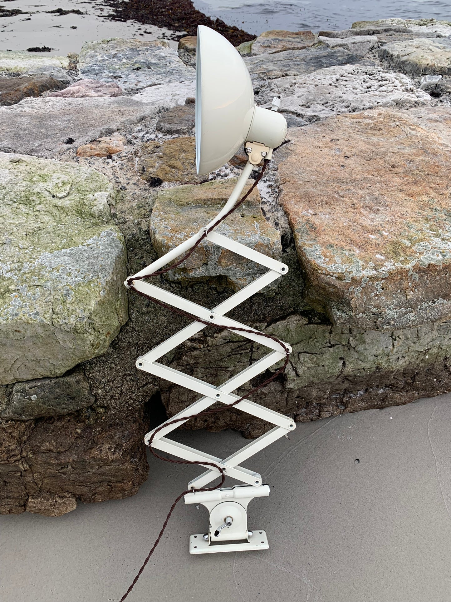 Kaiser Idell 6614 - Originalkräm (den stora modellen)