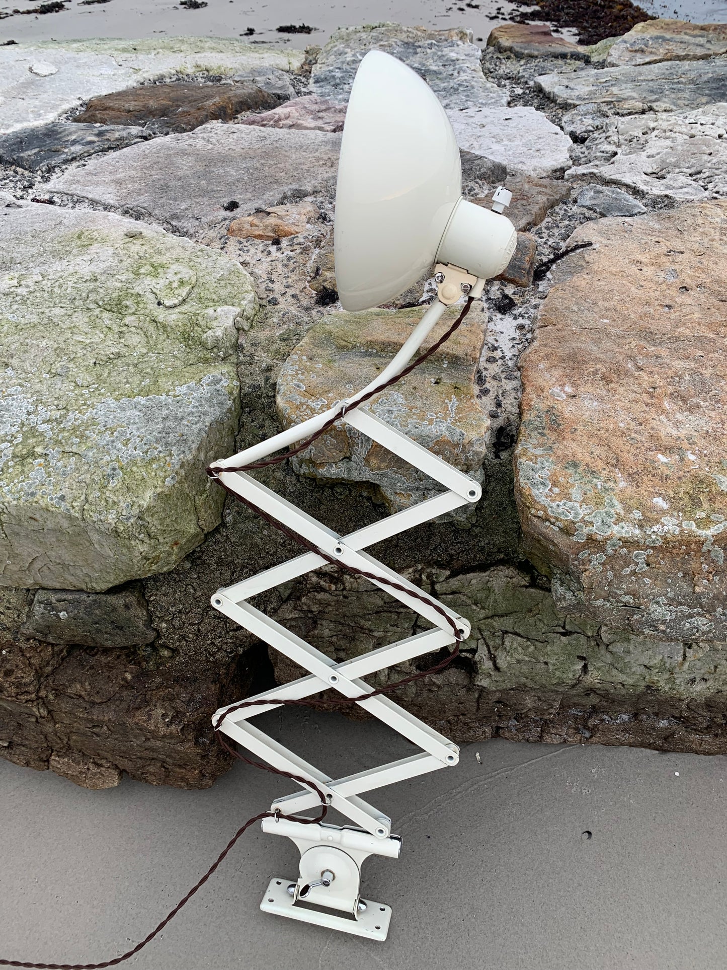 Kaiser Idell 6614 - Originalkräm (den stora modellen)