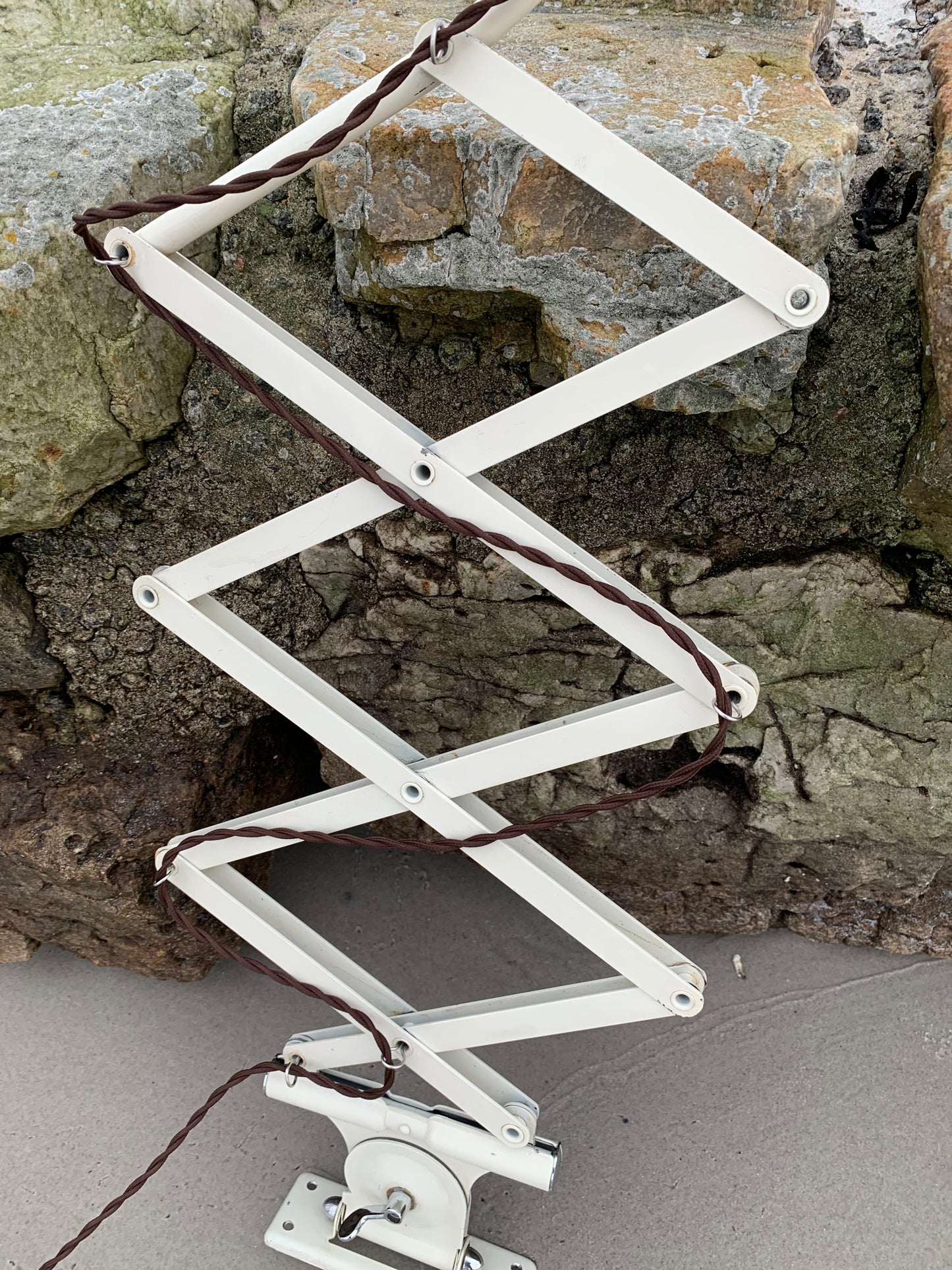 Kaiser Idell 6614 - Originalkräm (den stora modellen)