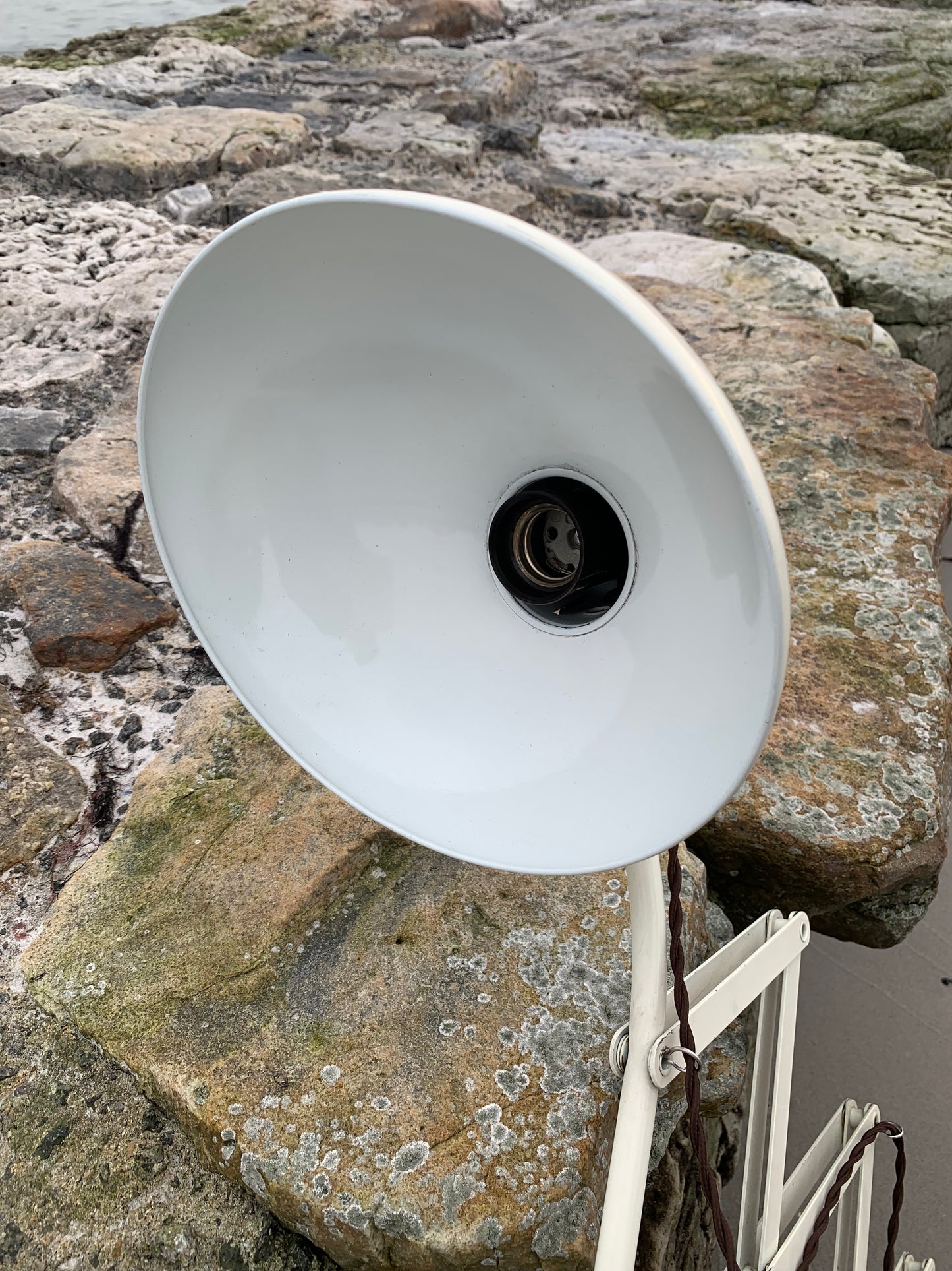 Kaiser Idell 6614 - Originalkräm (den stora modellen)