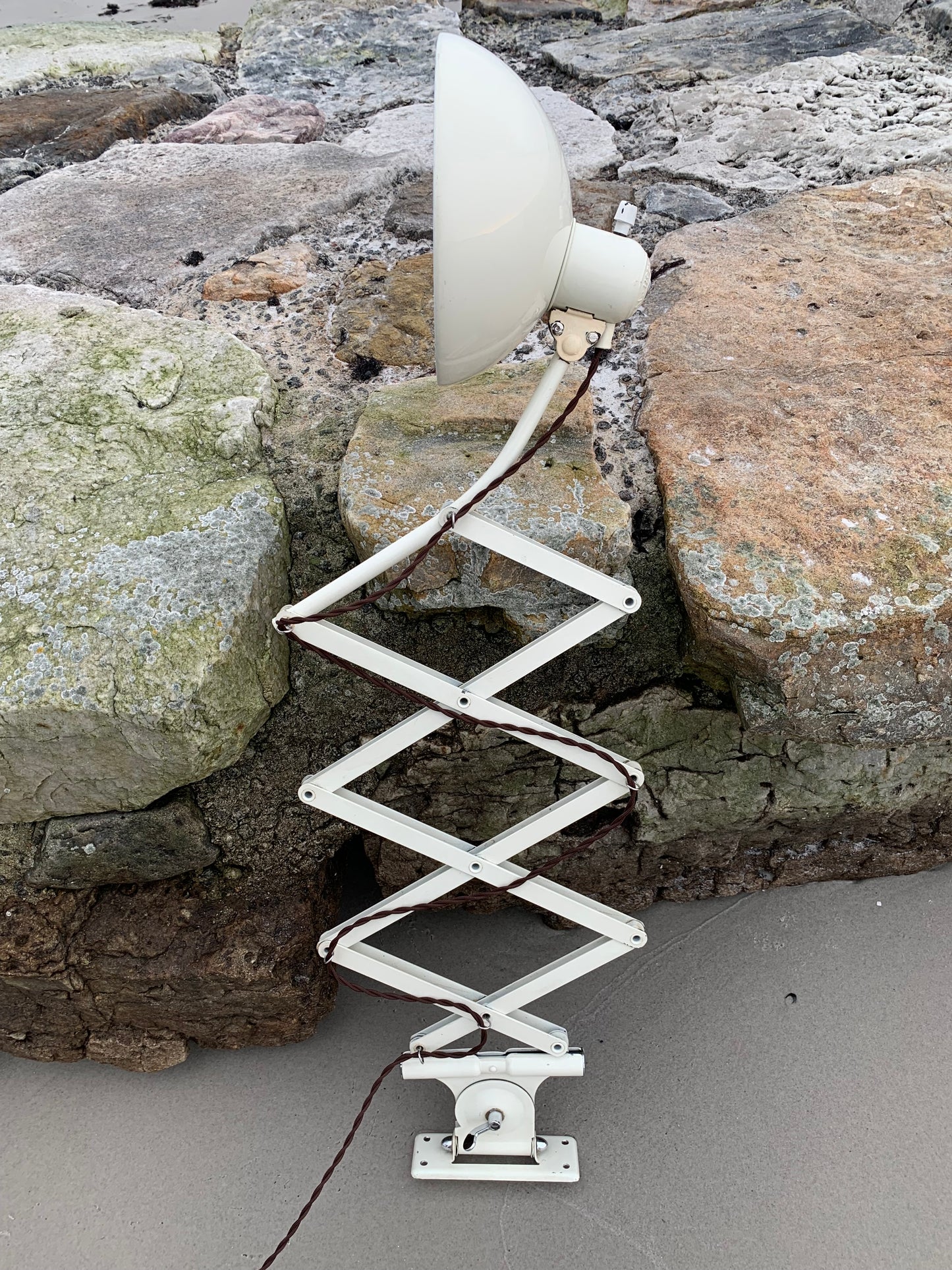 Kaiser Idell 6614 - Originalkräm (den stora modellen)