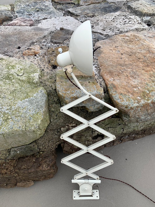 Kaiser Idell 6614 - Originalkräm (den stora modellen)