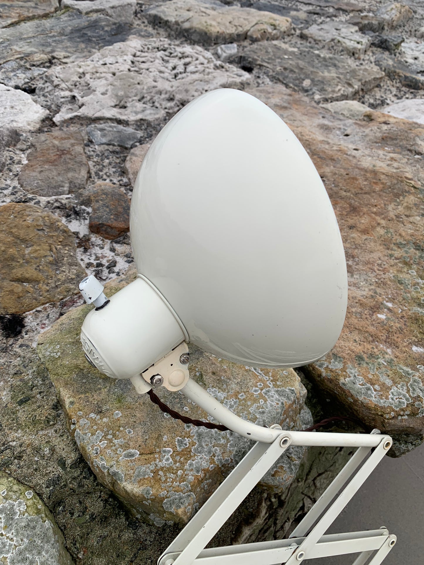 Kaiser Idell 6614 - Originalkräm (den stora modellen)